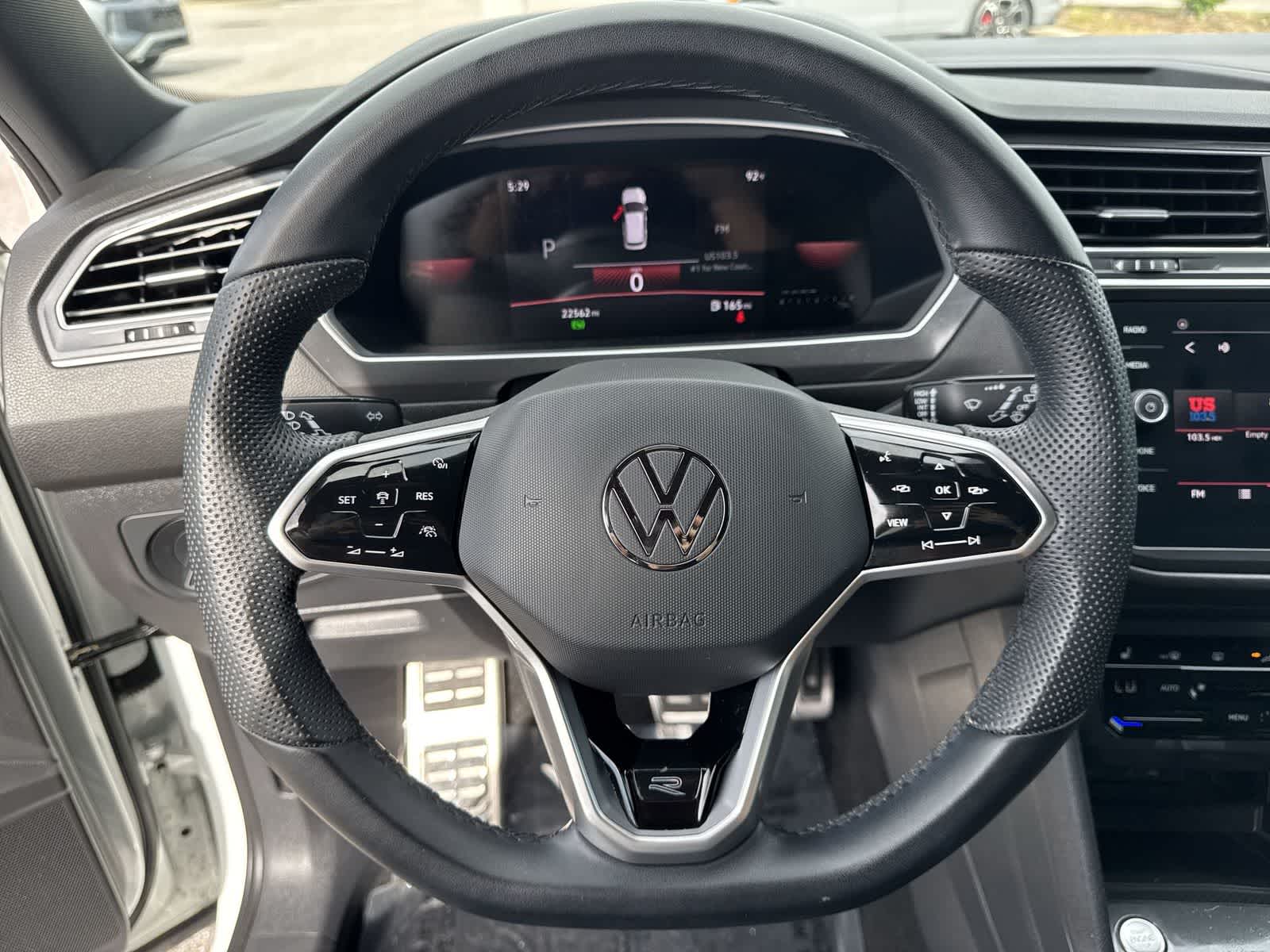 2023 Volkswagen Tiguan SE R-Line Black