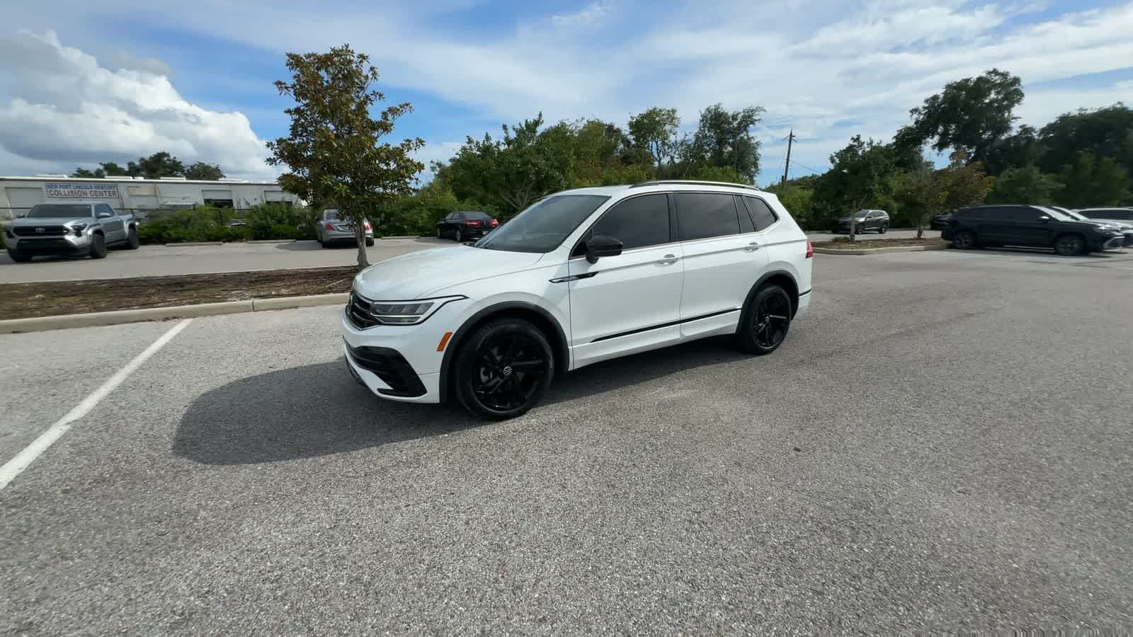 2023 Volkswagen Tiguan SE R-Line Black