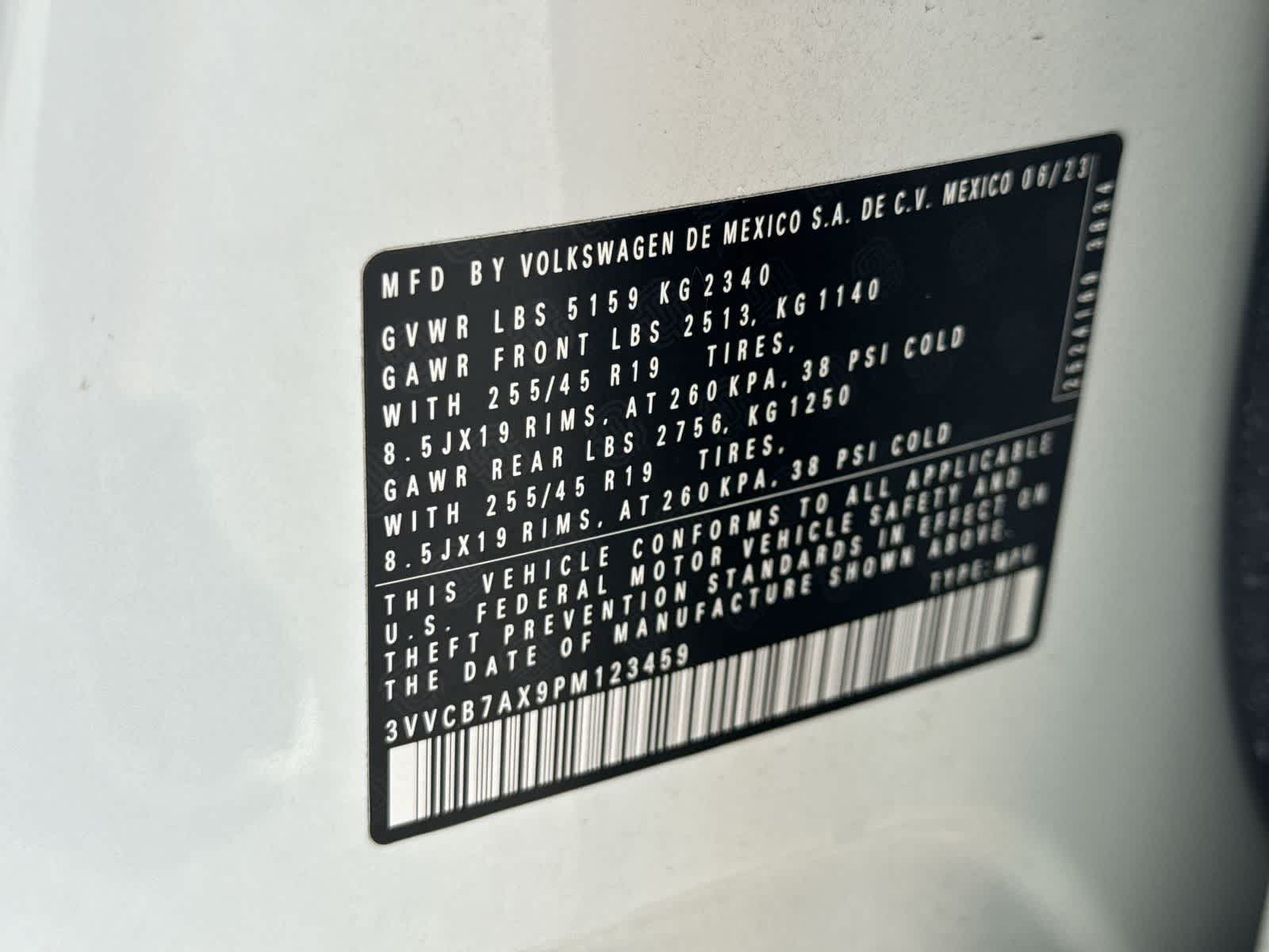 2023 Volkswagen Tiguan SE R-Line Black