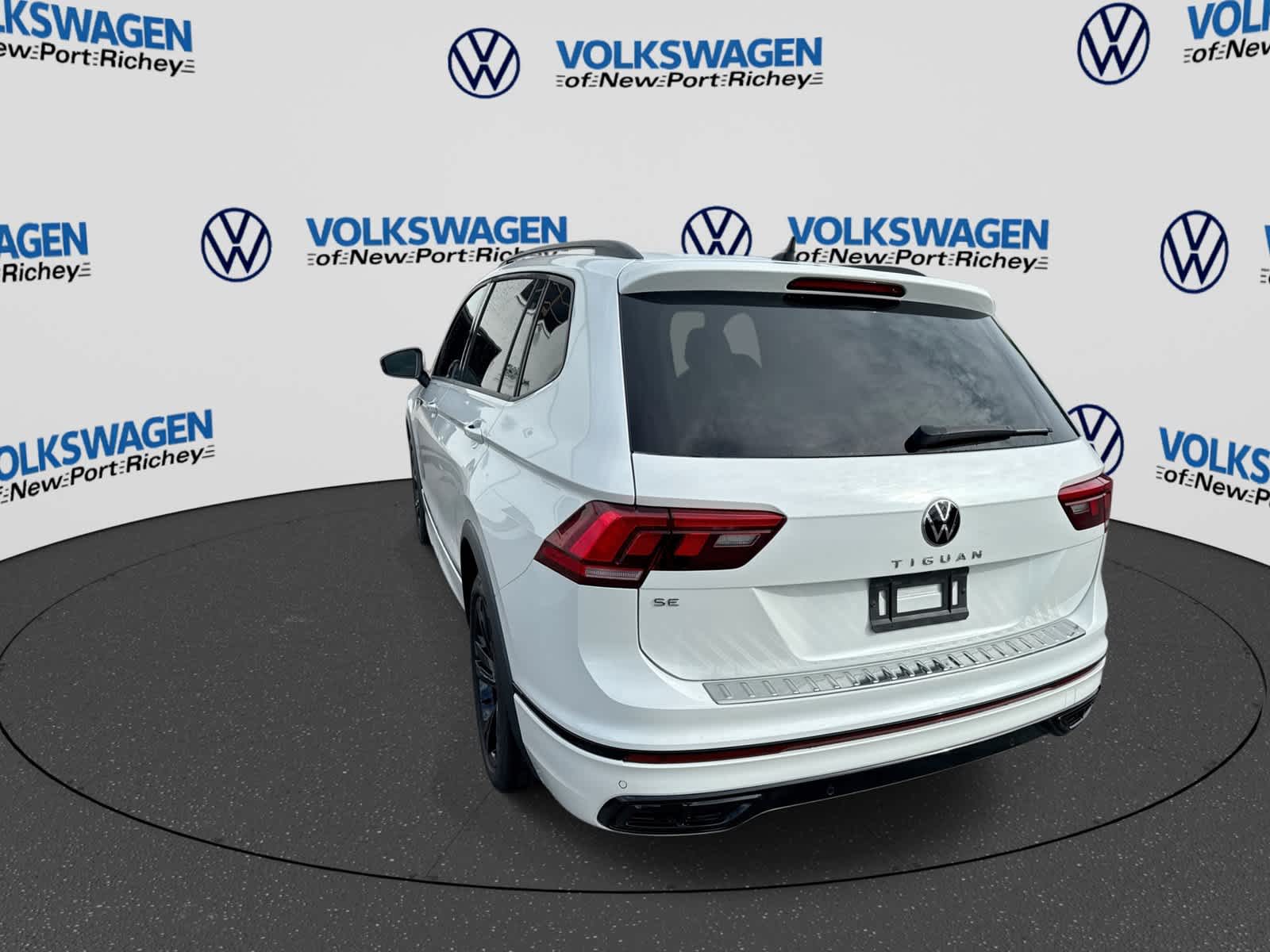 2024 Volkswagen Tiguan SE R-Line Black