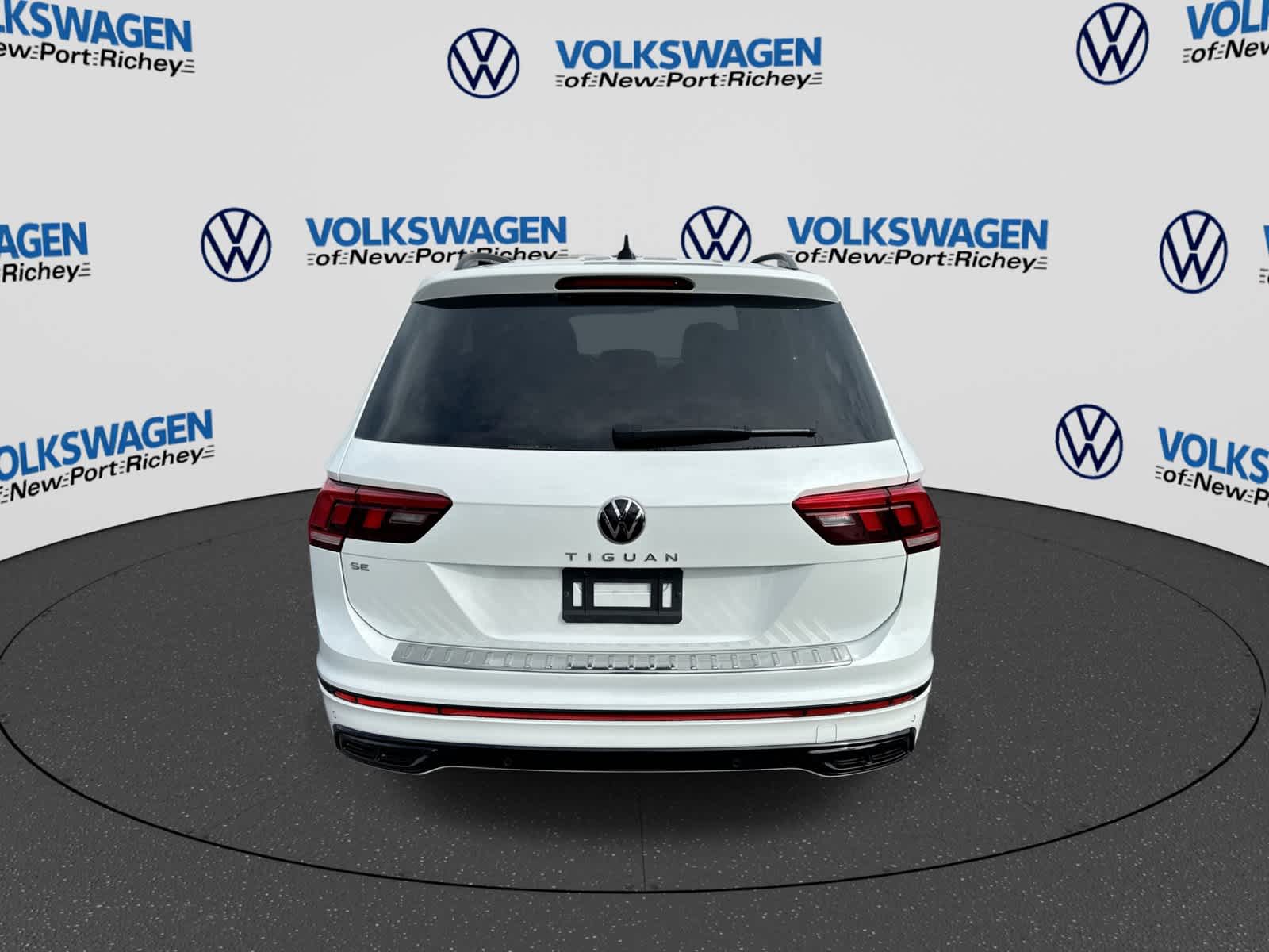 2024 Volkswagen Tiguan SE R-Line Black