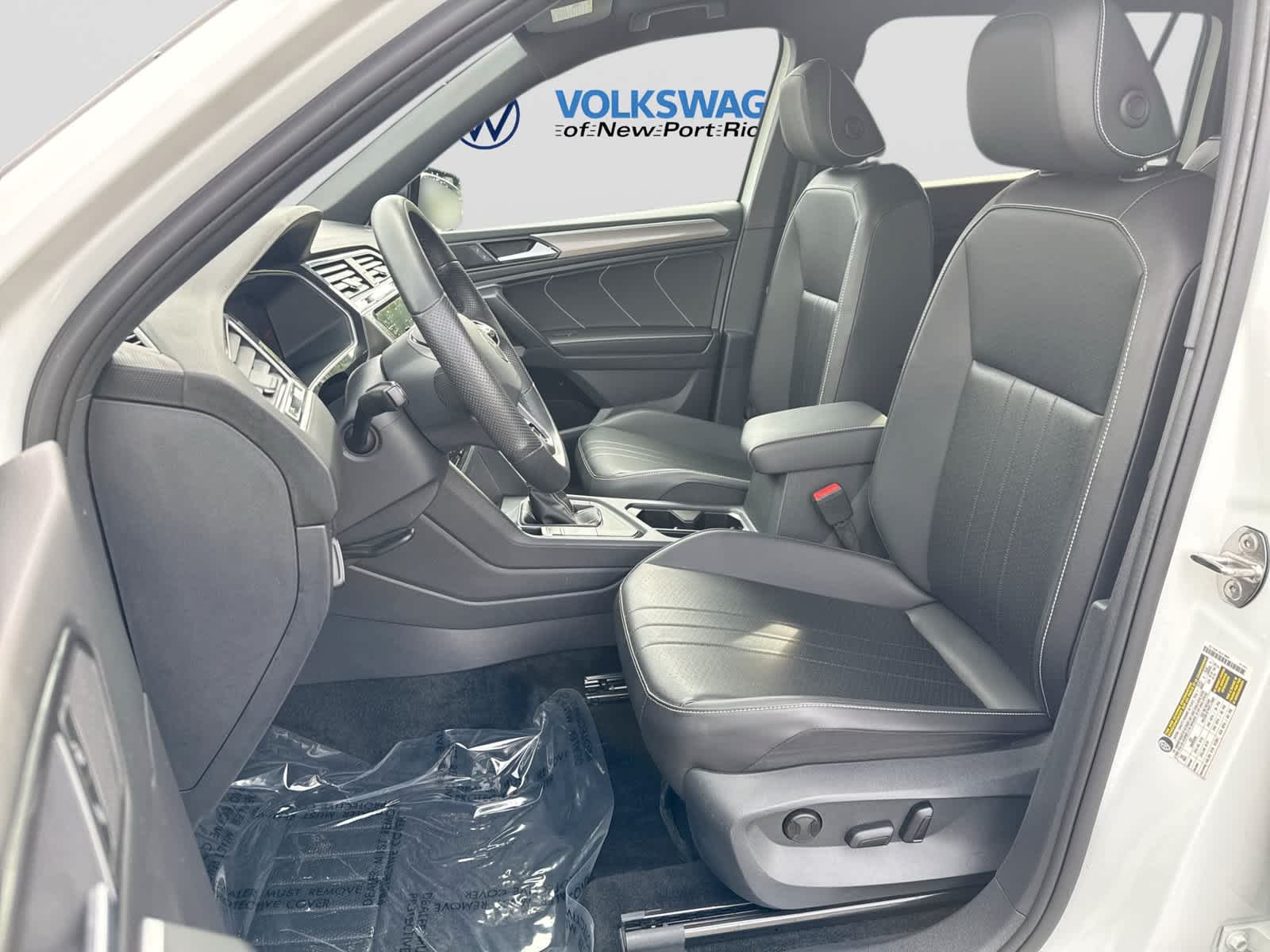 2024 Volkswagen Tiguan SE R-Line Black