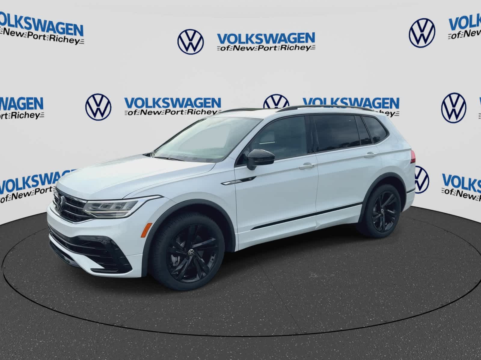 2024 Volkswagen Tiguan SE R-Line Black