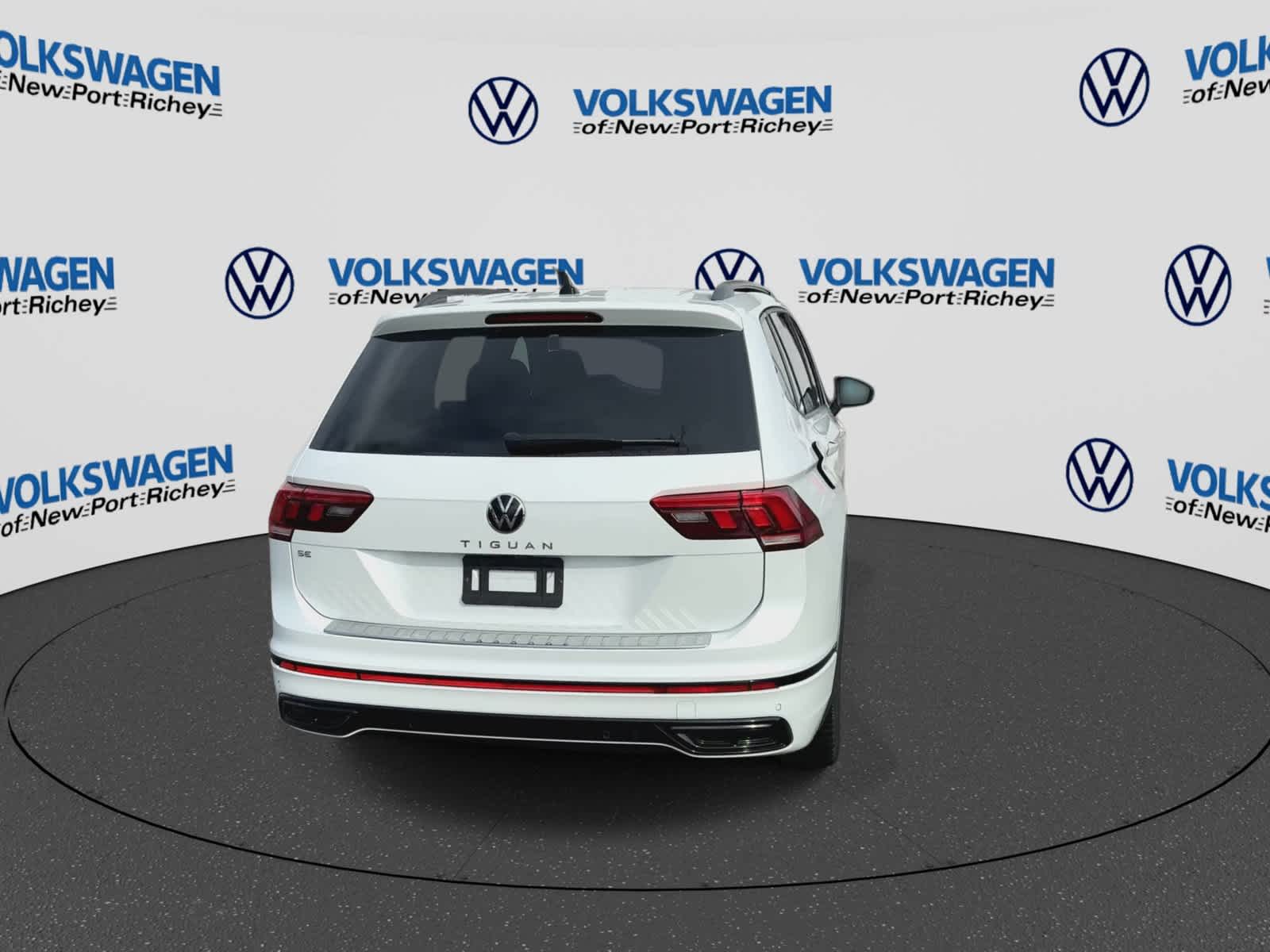 2024 Volkswagen Tiguan SE R-Line Black