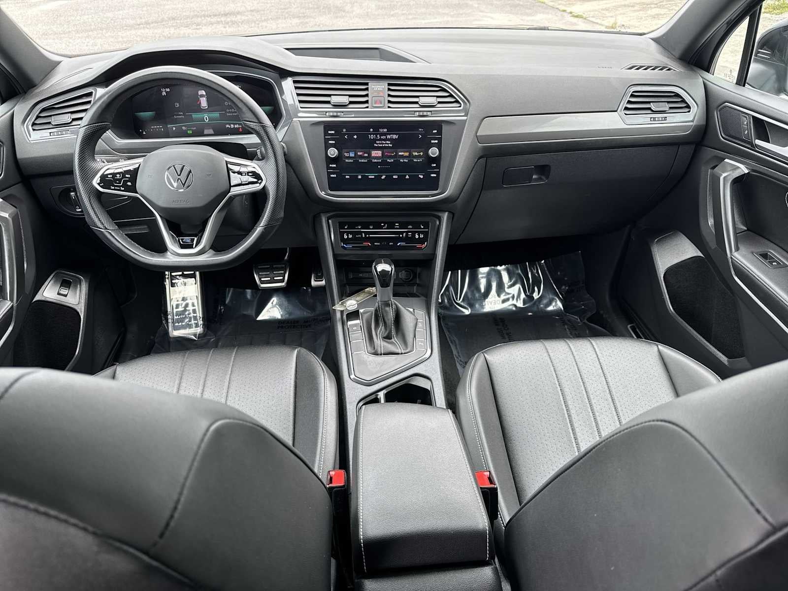 2024 Volkswagen Tiguan SE R-Line Black