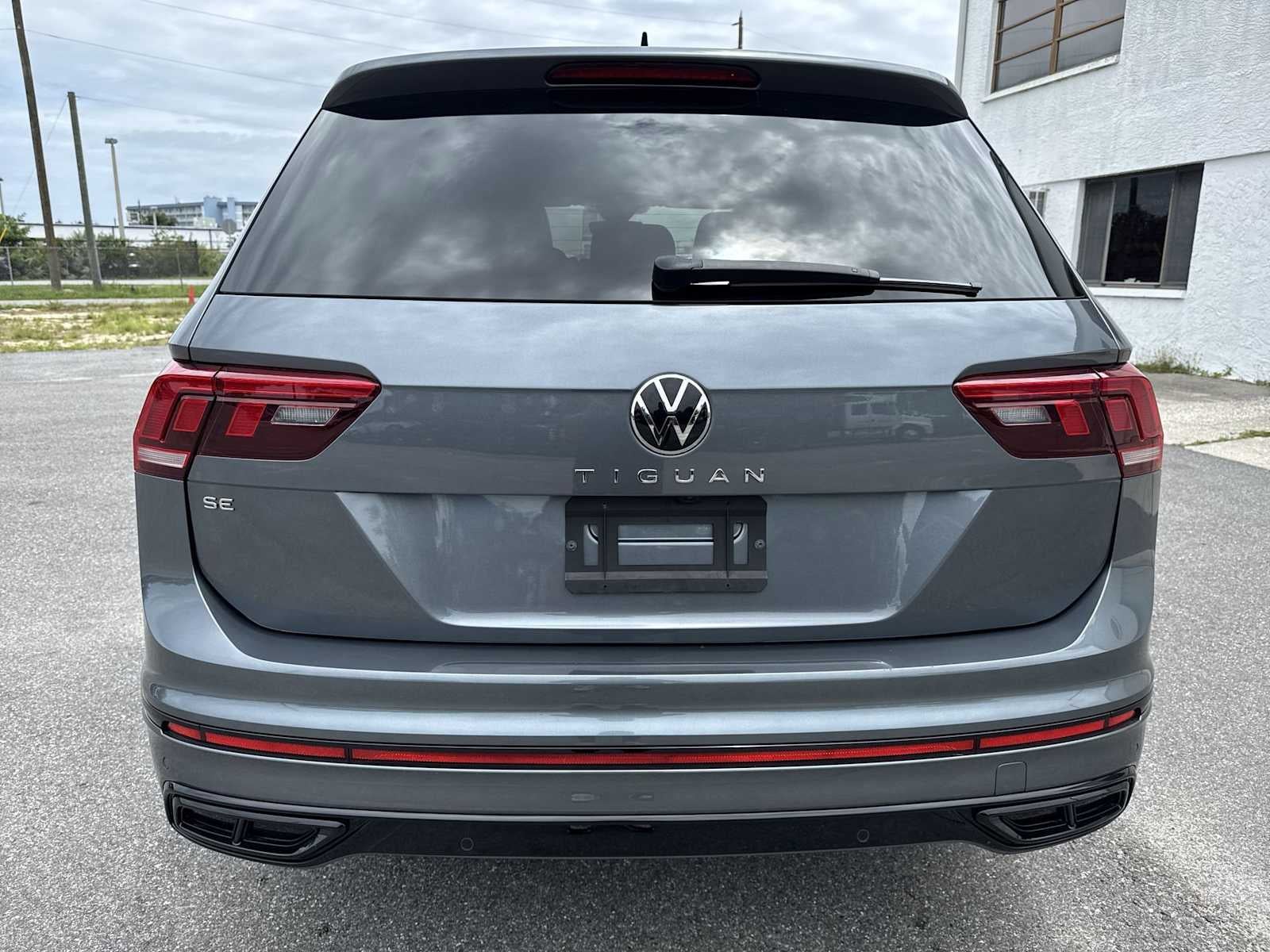 2024 Volkswagen Tiguan SE R-Line Black