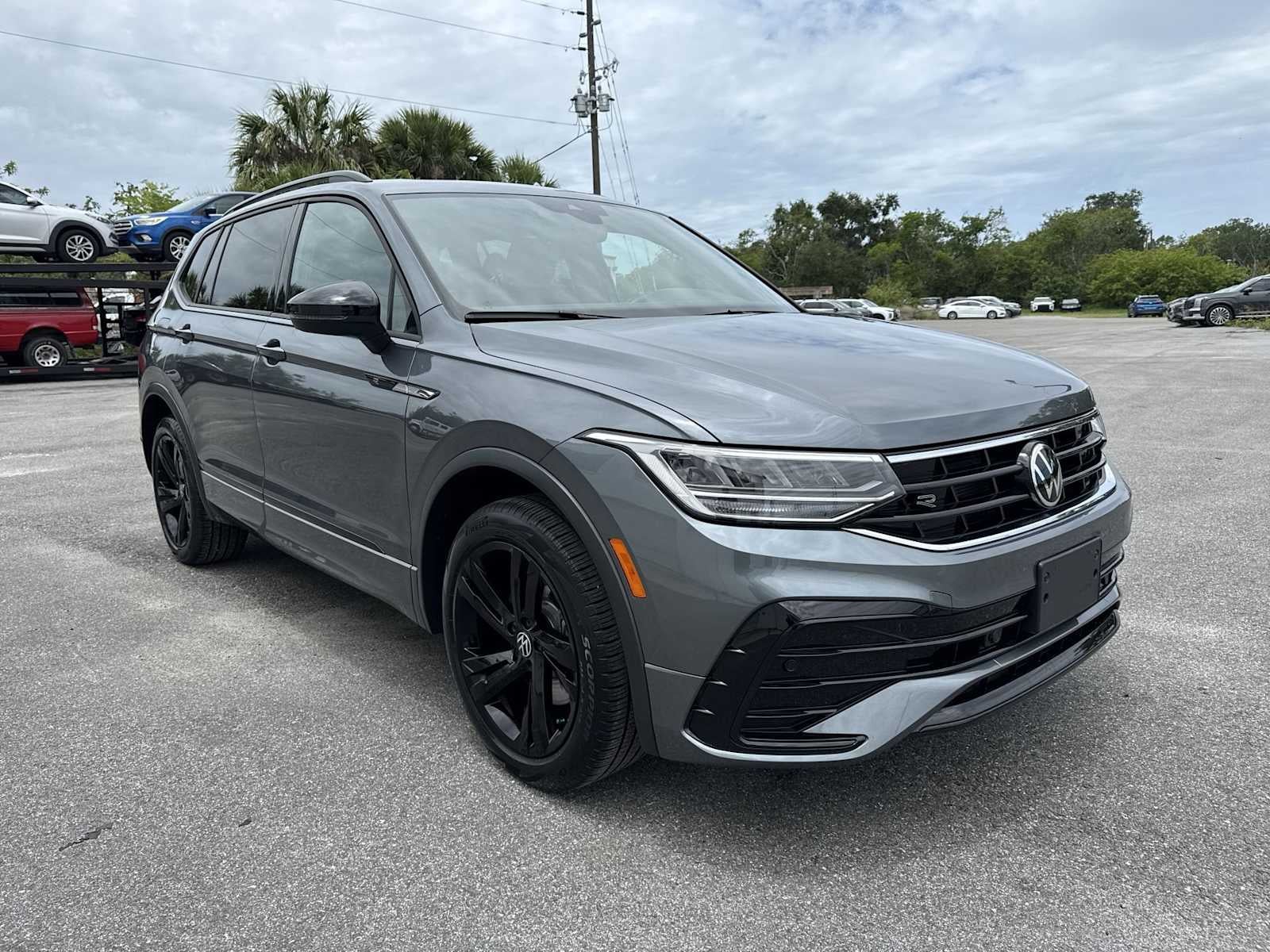 2024 Volkswagen Tiguan SE R-Line Black