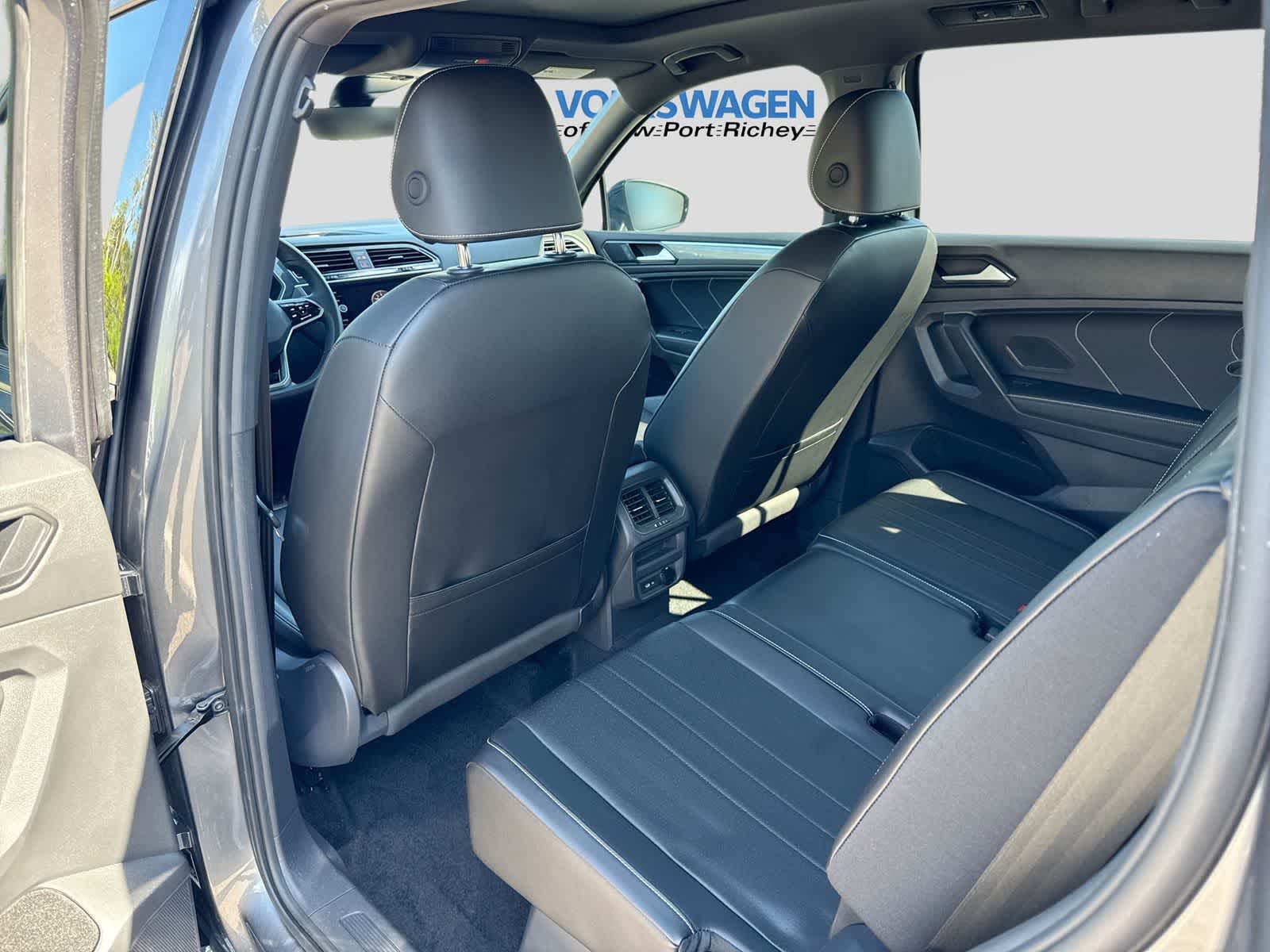 2024 Volkswagen Tiguan SE R-Line Black