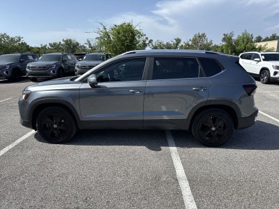 2025 Volkswagen Taos SE
