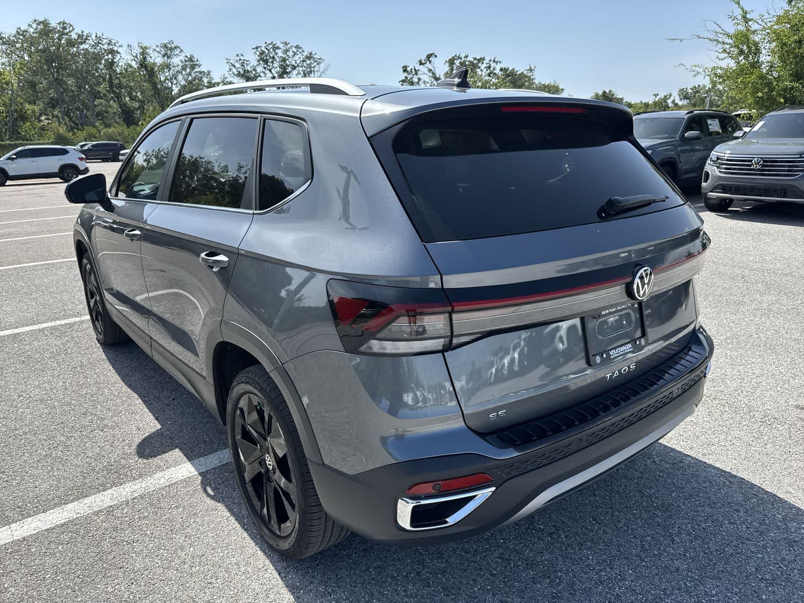 2025 Volkswagen Taos SE