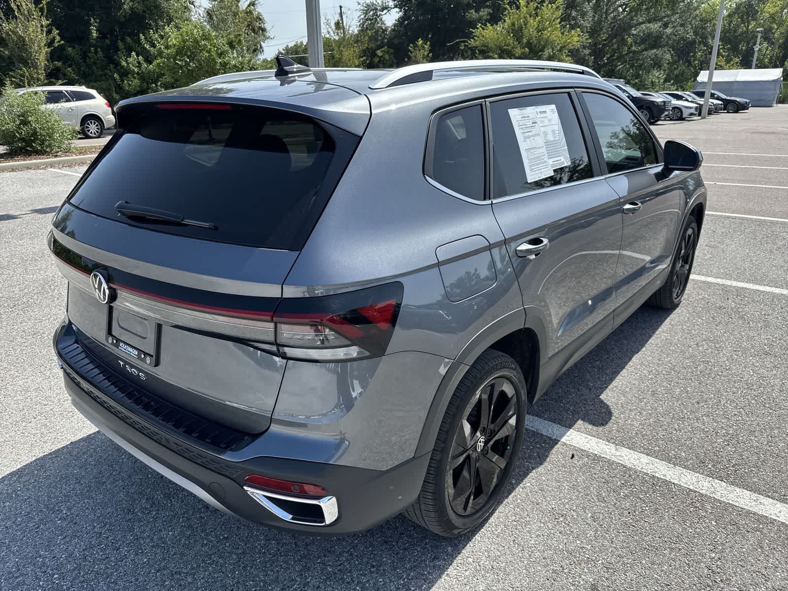 2025 Volkswagen Taos SE