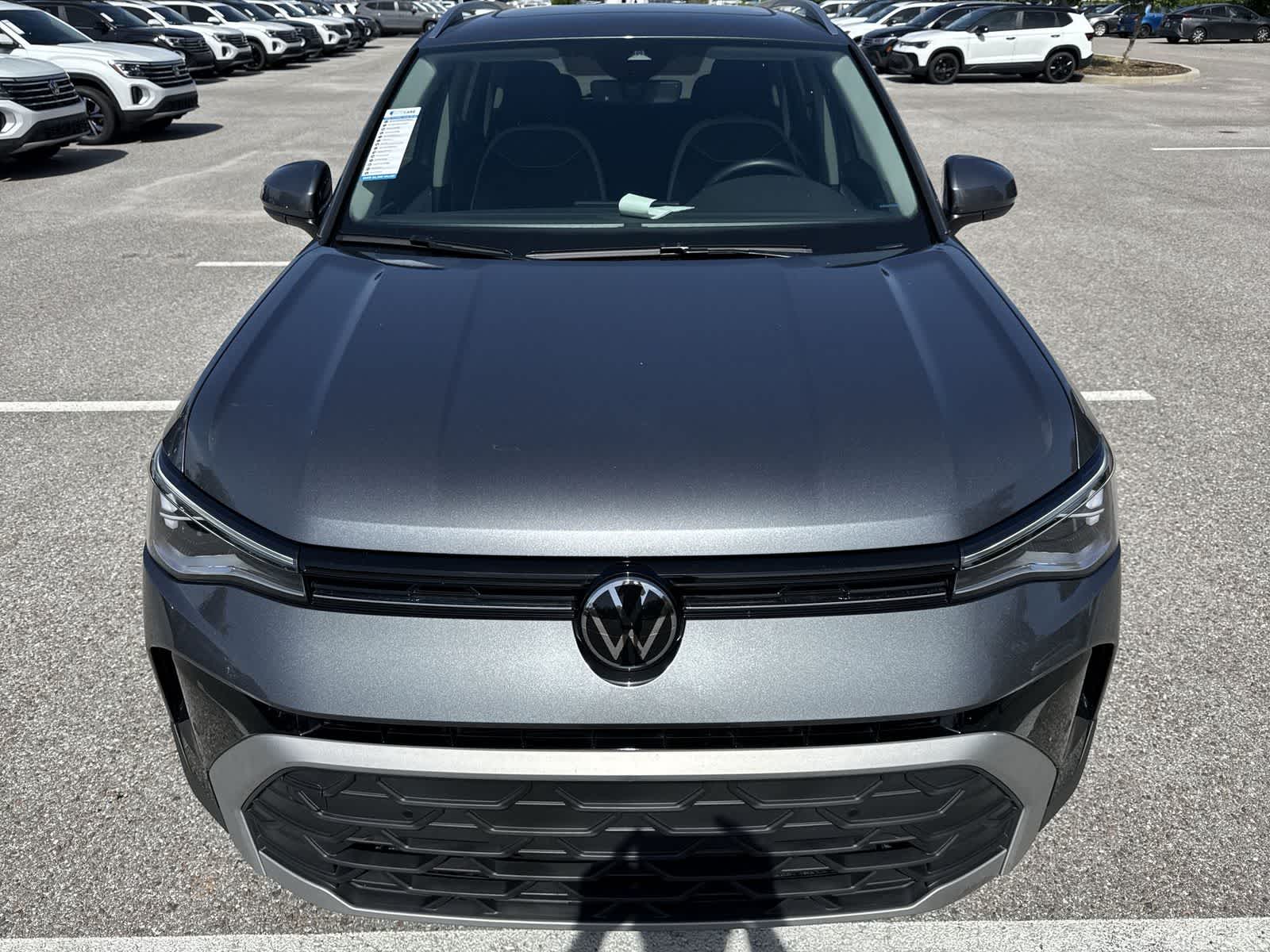 2025 Volkswagen Taos SE