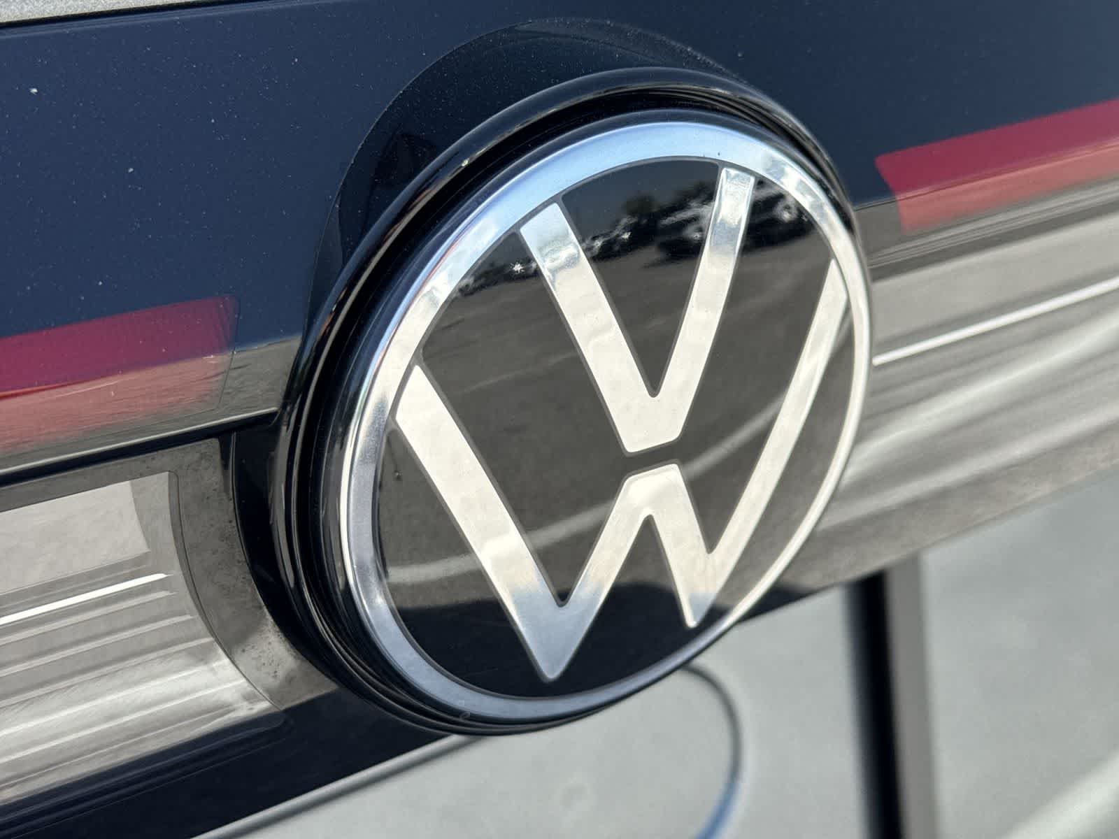 2025 Volkswagen Taos SE