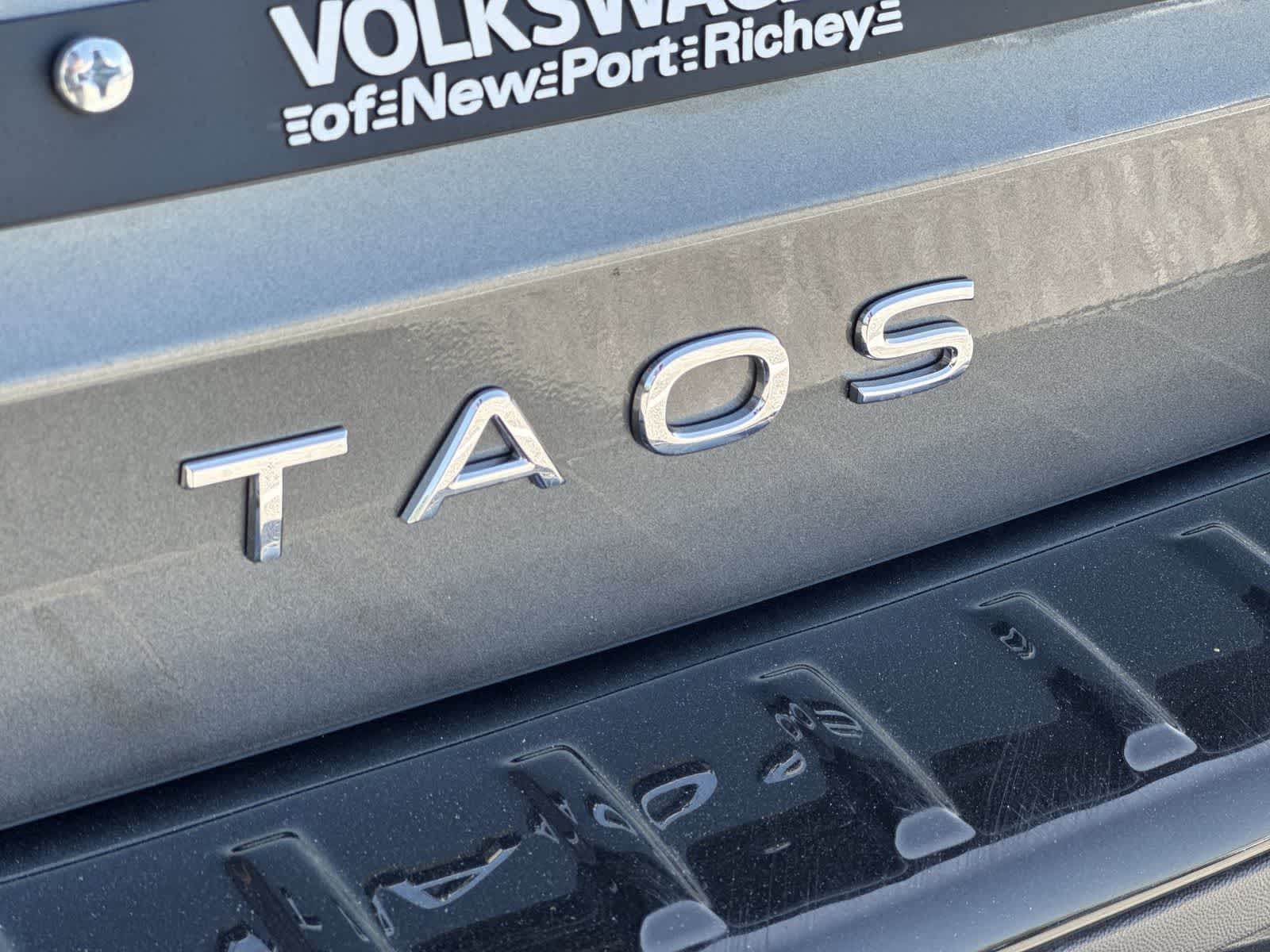 2025 Volkswagen Taos SE