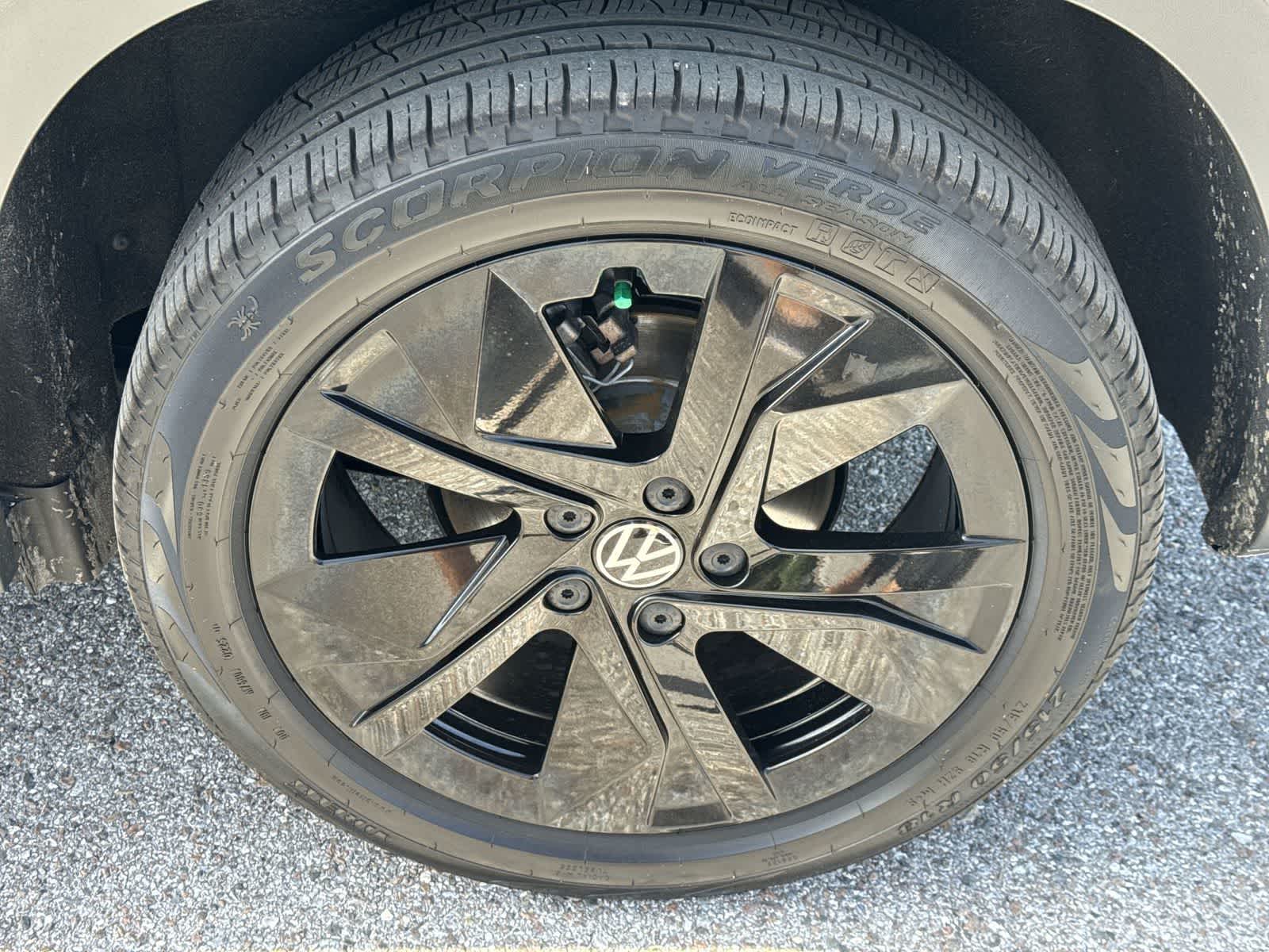 2025 Volkswagen Taos SE