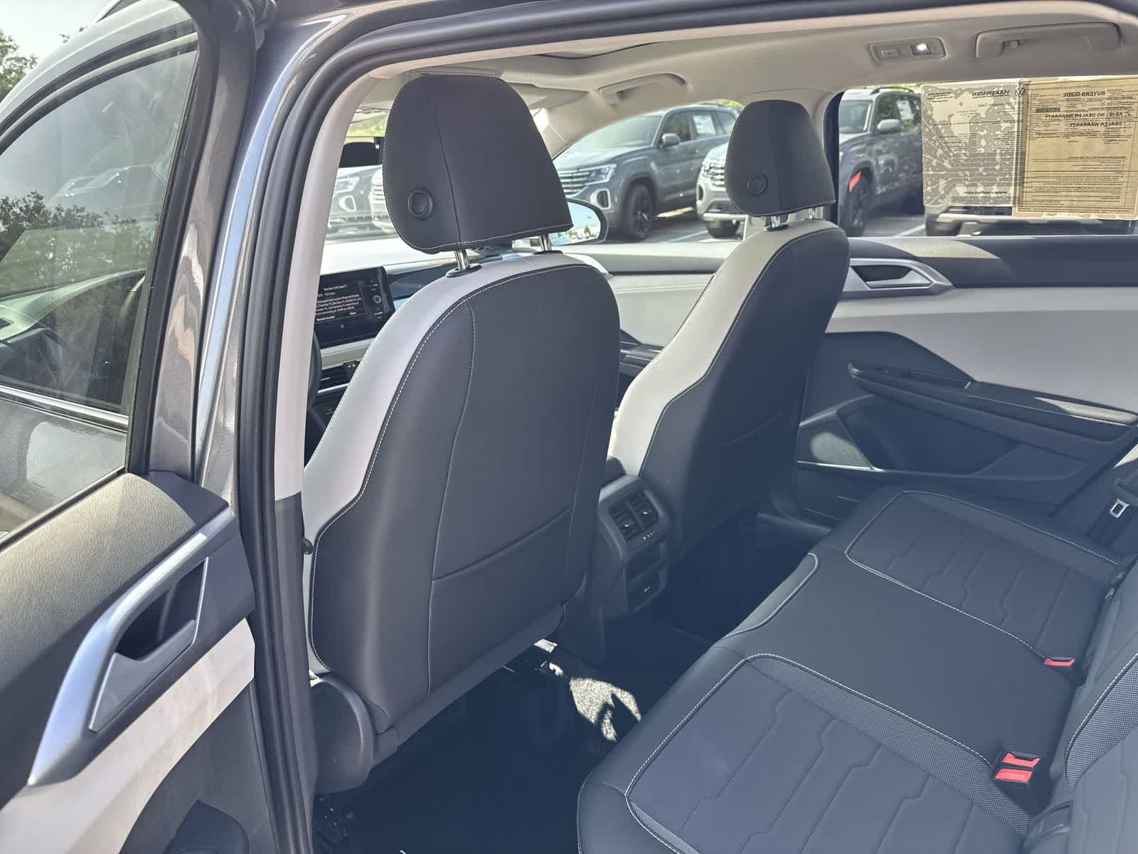 2025 Volkswagen Taos SE