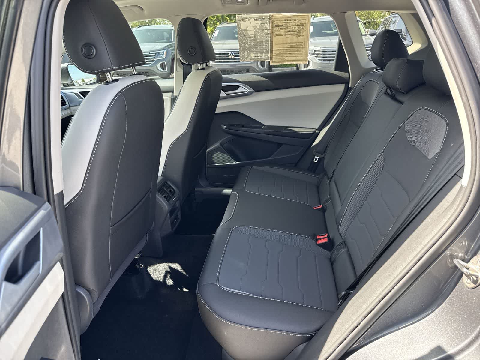 2025 Volkswagen Taos SE