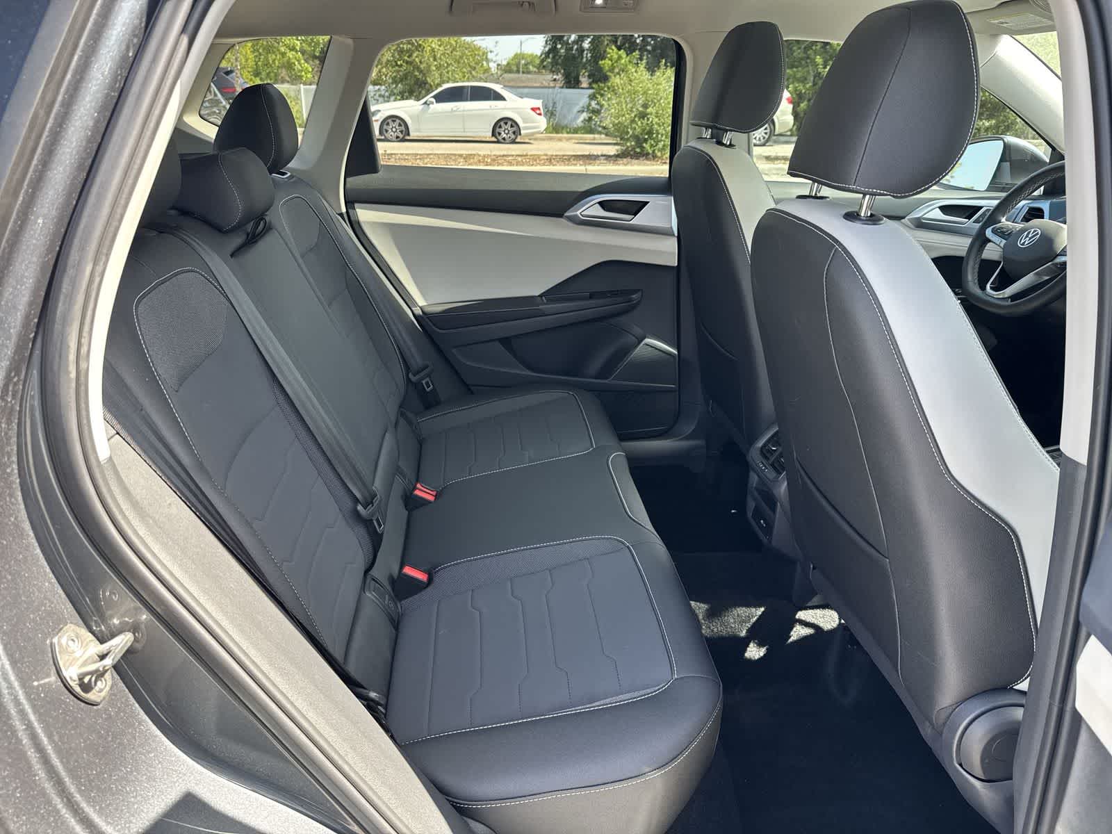 2025 Volkswagen Taos SE