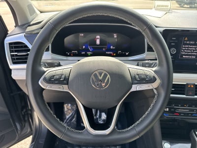 2025 Volkswagen Taos SE