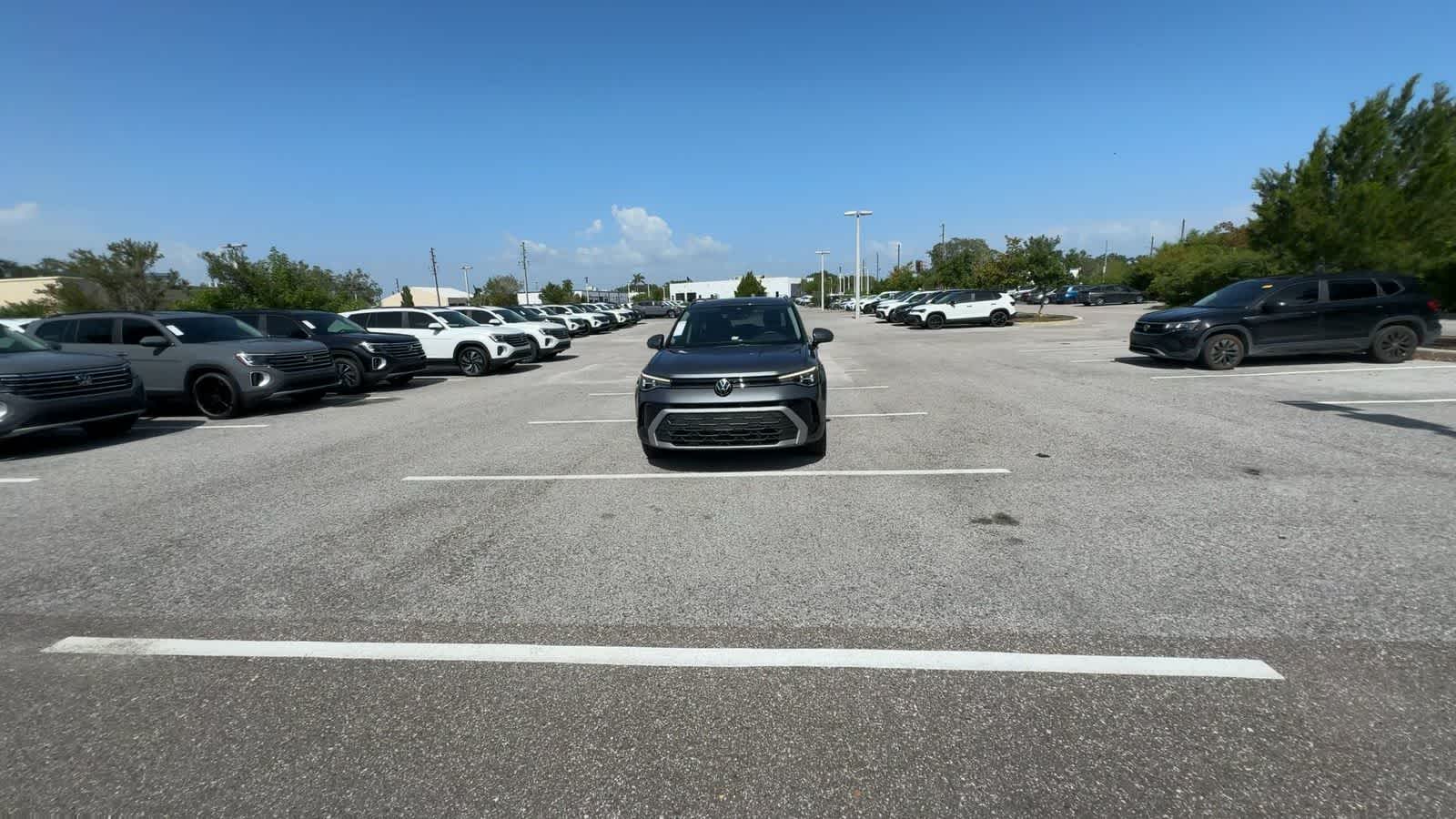 2025 Volkswagen Taos SE