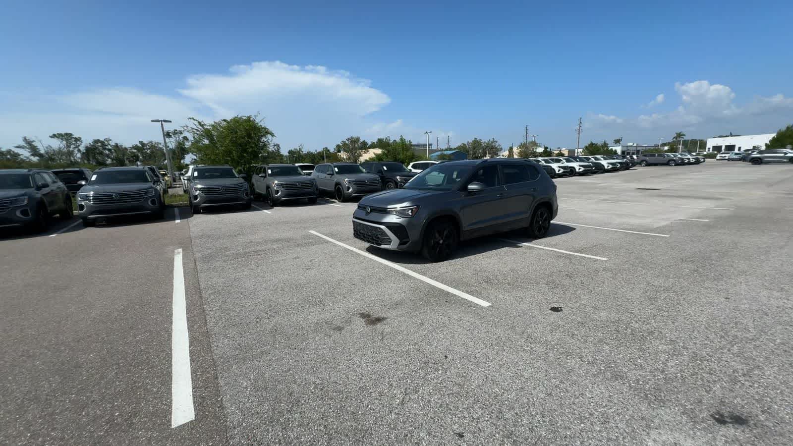 2025 Volkswagen Taos SE