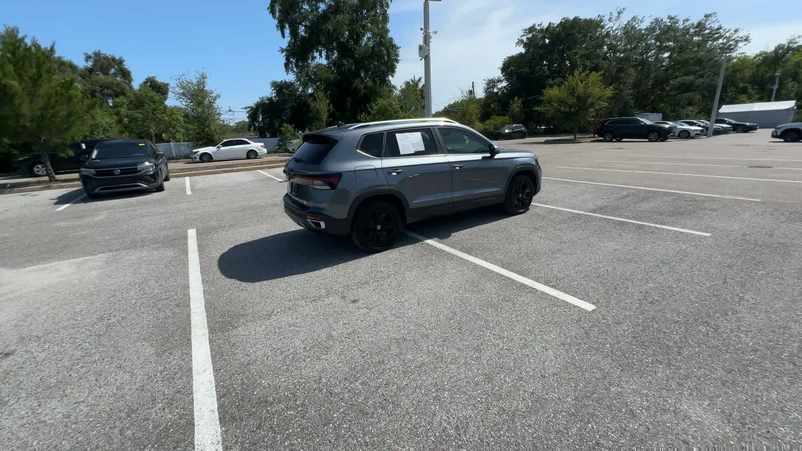 2025 Volkswagen Taos SE