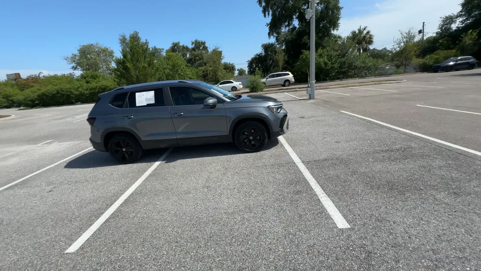2025 Volkswagen Taos SE