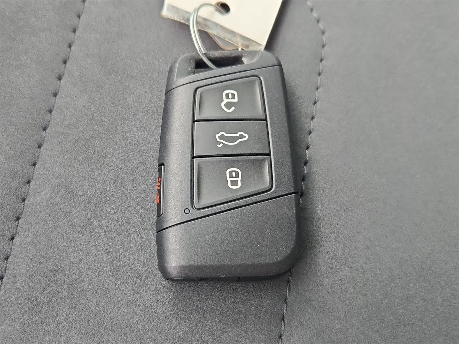 2025 Volkswagen Taos 1.5T SE