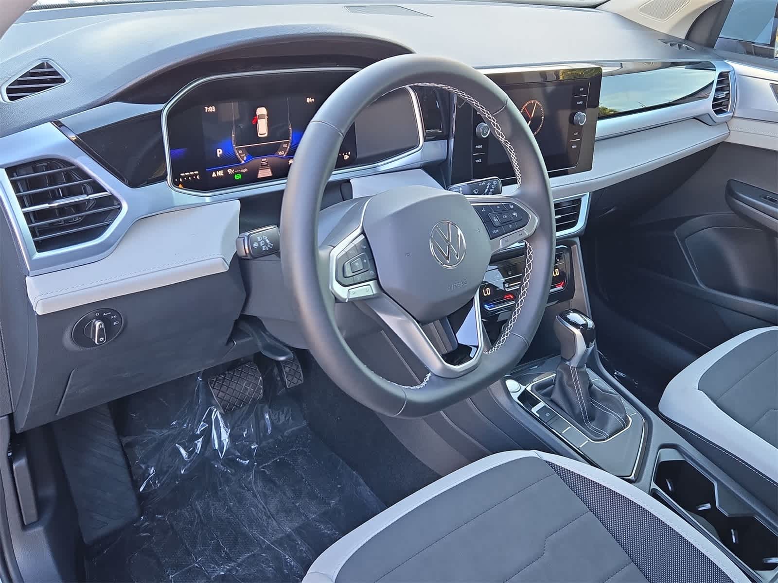 2025 Volkswagen Taos 1.5T SE