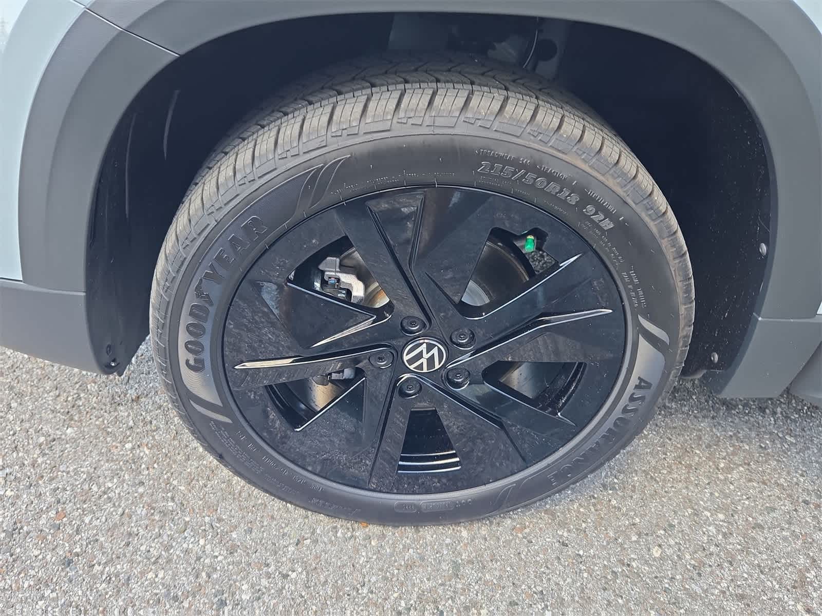 2025 Volkswagen Taos 1.5T SE