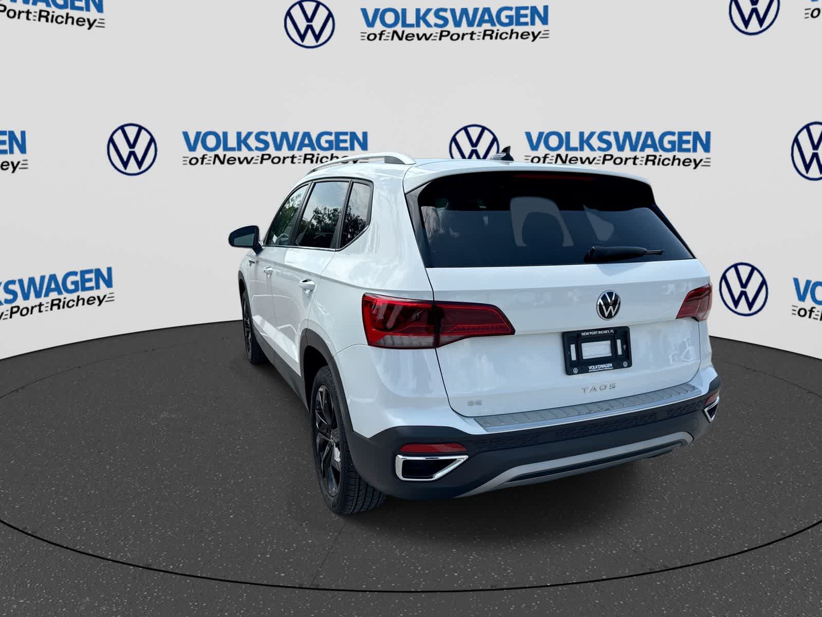 2024 Volkswagen Taos SE