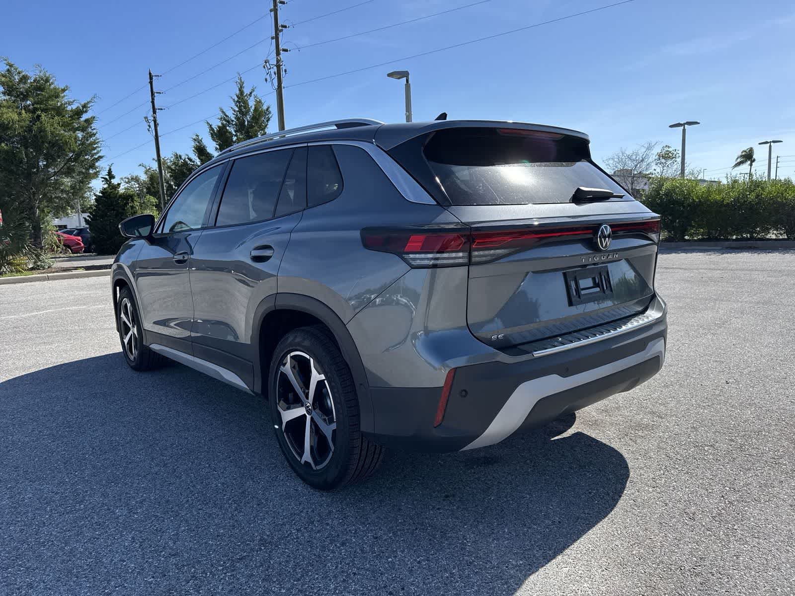 2026 Volkswagen Tiguan 2.0T SE