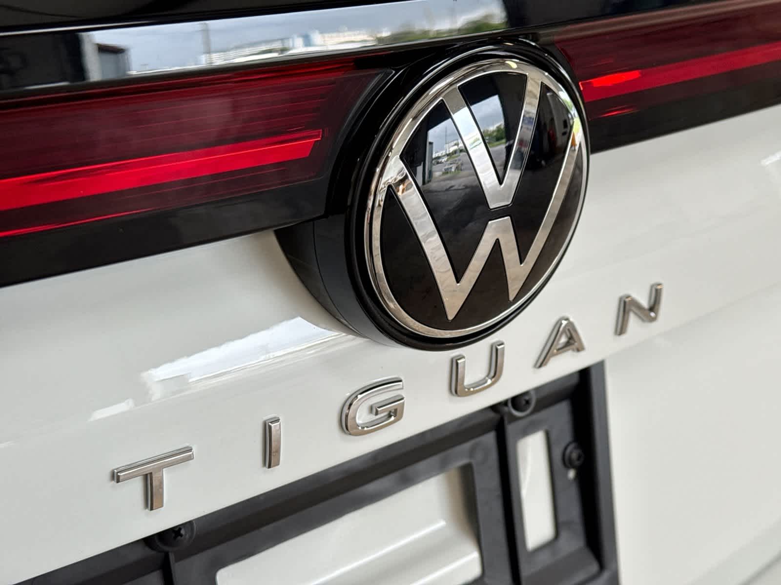 2026 Volkswagen Tiguan 2.0T SE