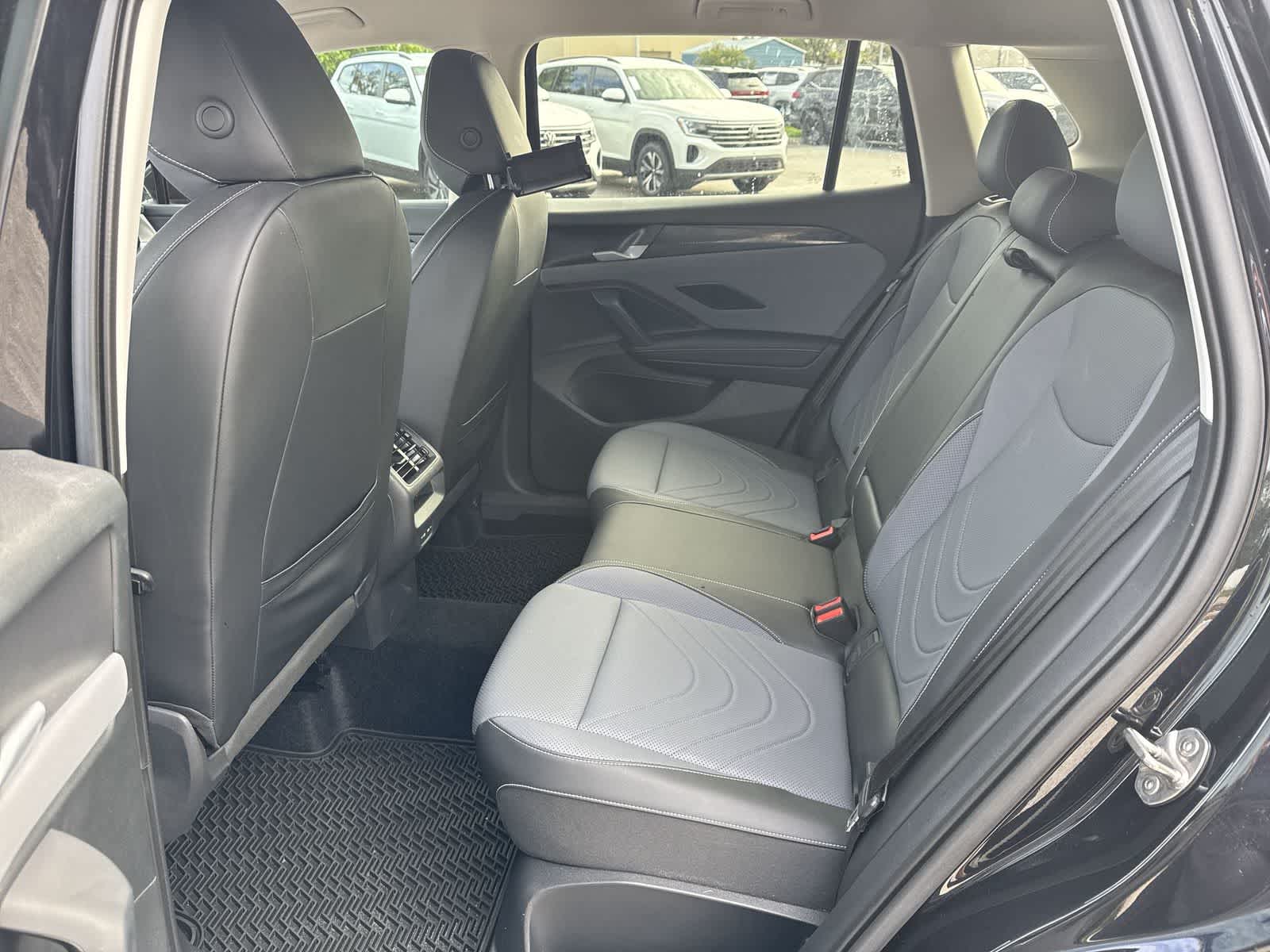 2025 Volkswagen Tiguan SE