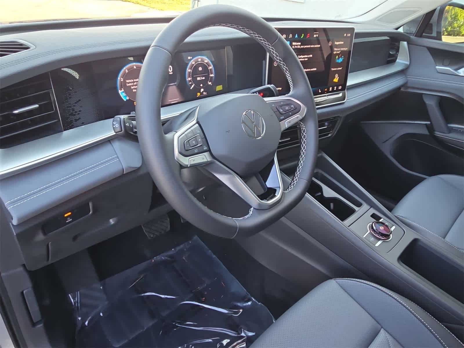 2025 Volkswagen Tiguan 2.0T SE