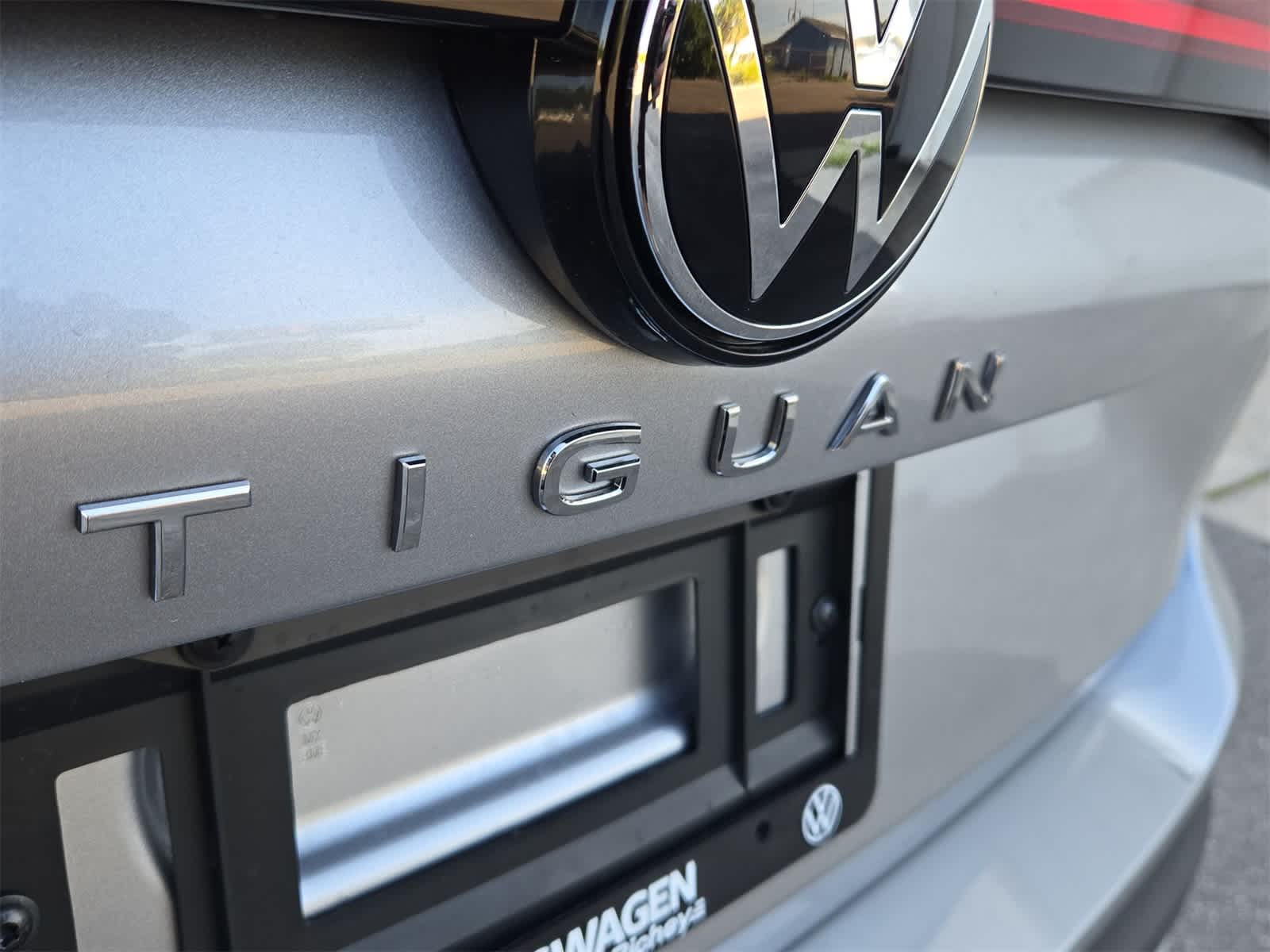 2025 Volkswagen Tiguan 2.0T SE