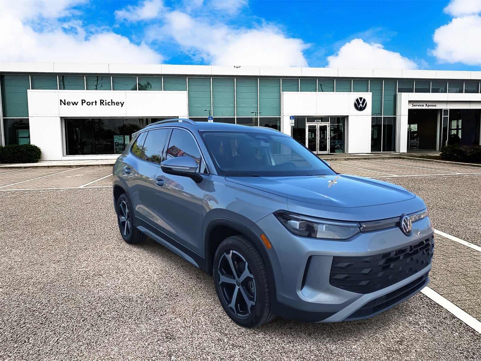 2025 Volkswagen Tiguan 2.0T SE