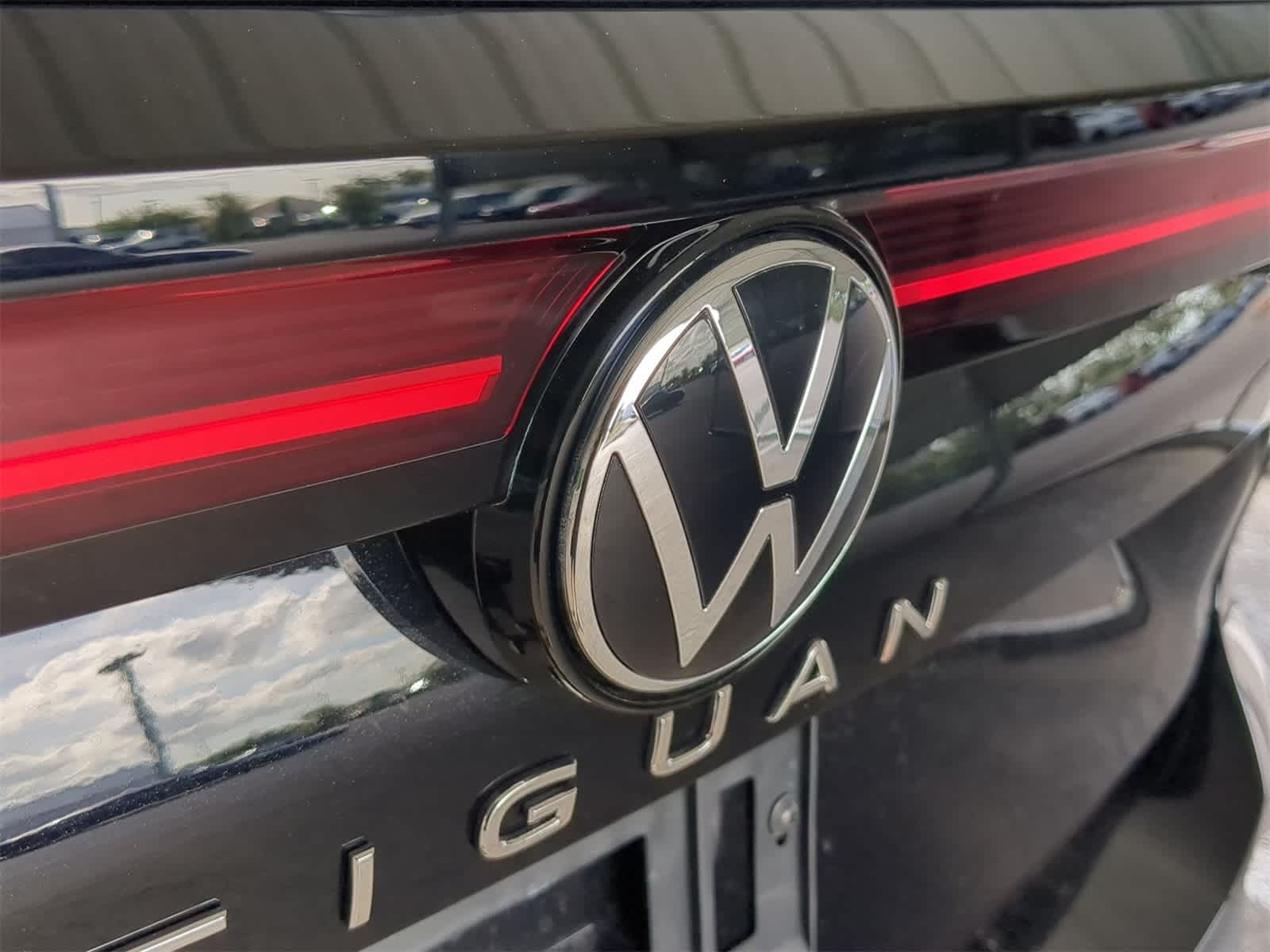 2025 Volkswagen Tiguan 2.0T SE