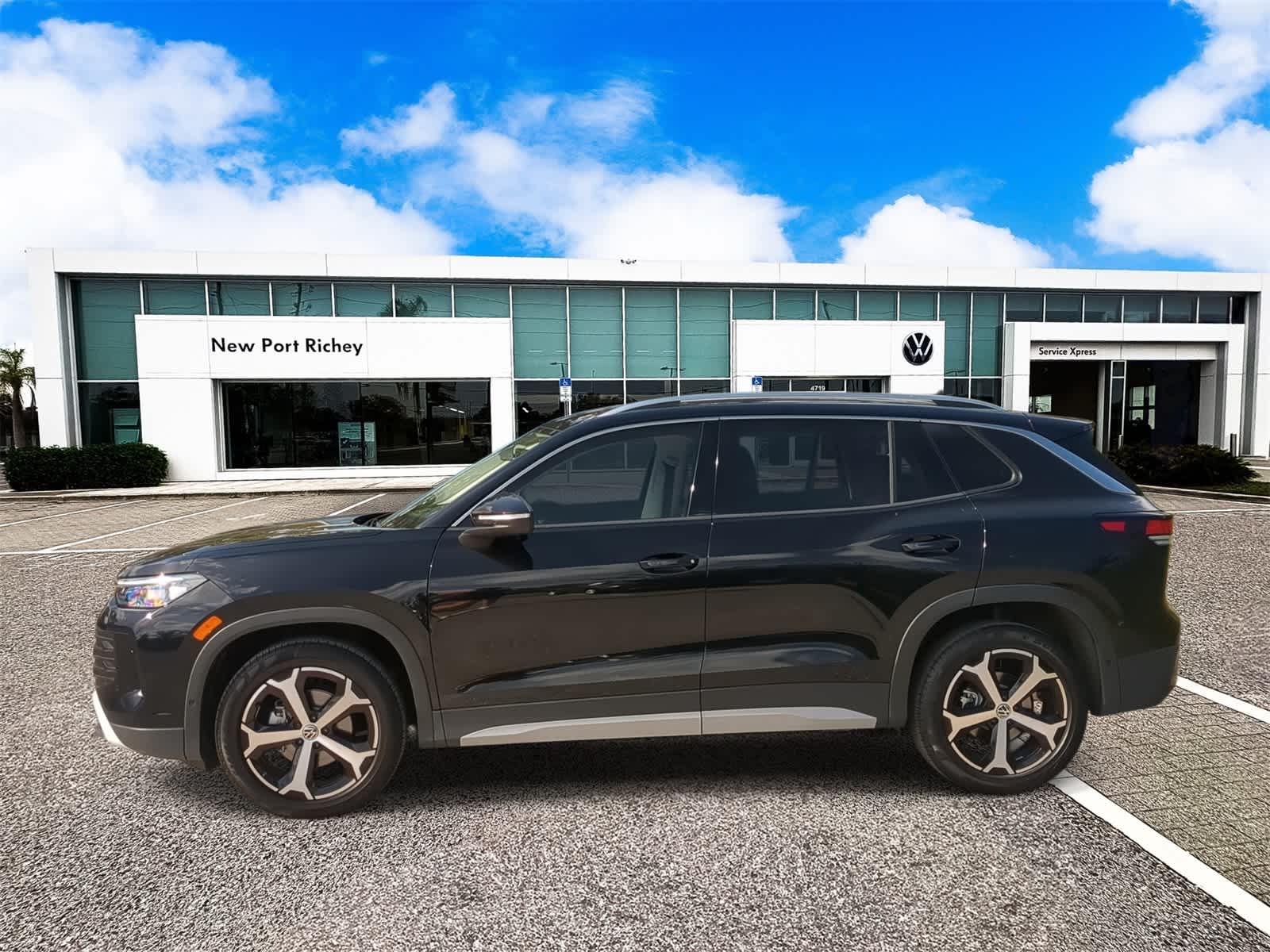 2025 Volkswagen Tiguan 2.0T SE