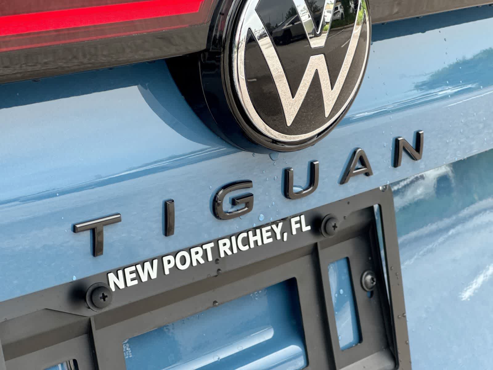 2026 Volkswagen Tiguan 2.0T SE R-Line Black