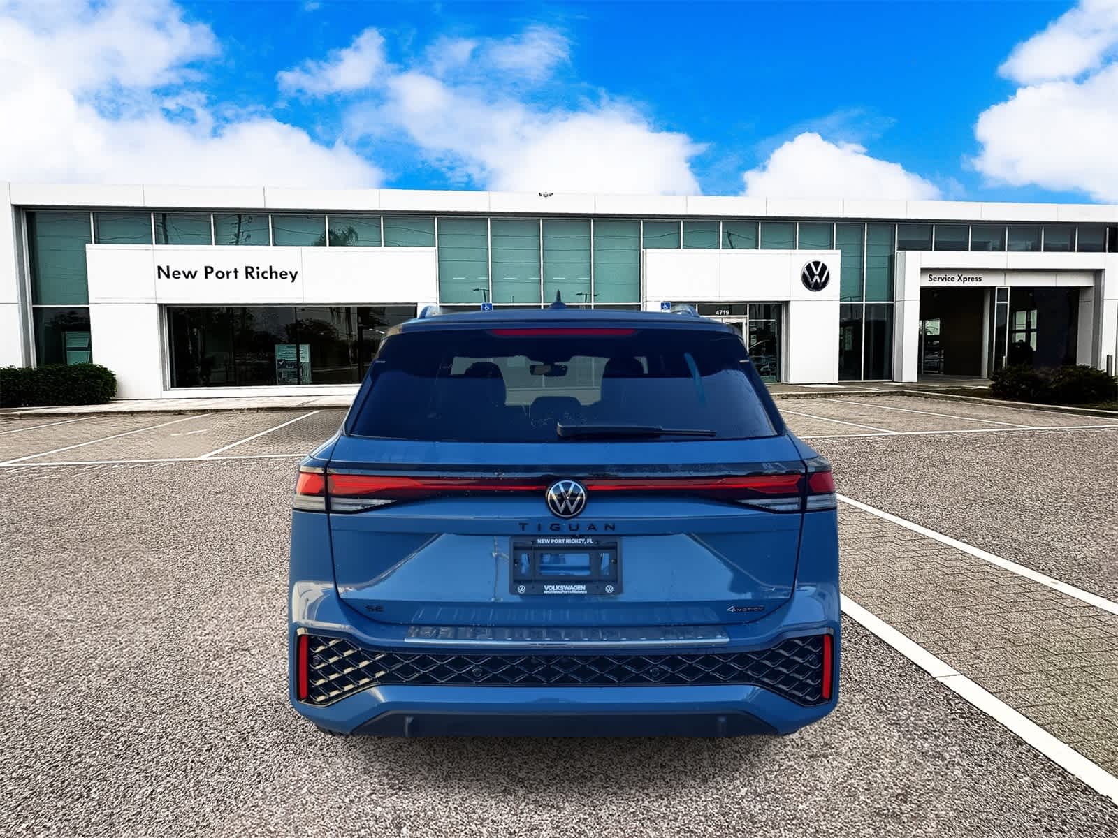 2026 Volkswagen Tiguan 2.0T SE R-Line Black