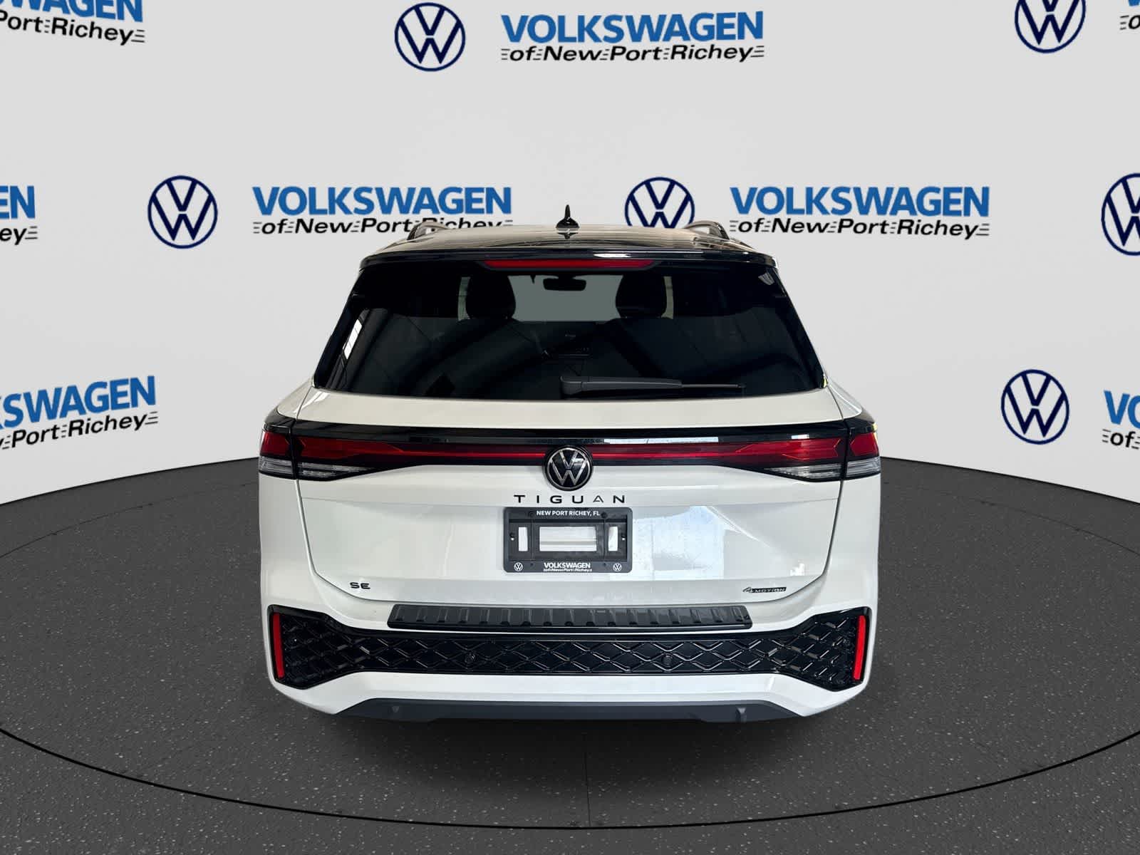 2026 Volkswagen Tiguan 2.0T SE R-Line Black