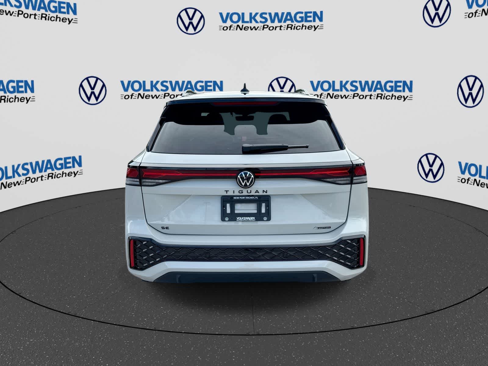 2026 Volkswagen Tiguan 2.0T SE R-Line Black