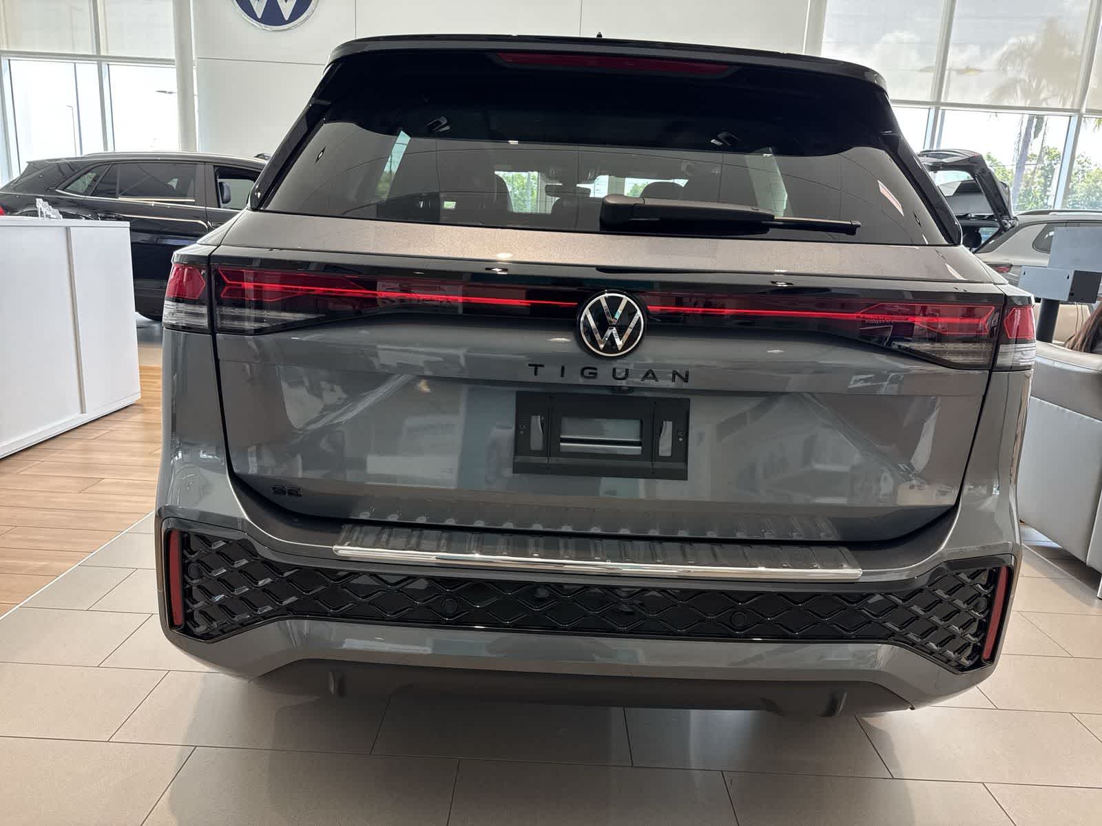 2026 Volkswagen Tiguan 2.0T SE R-Line Black