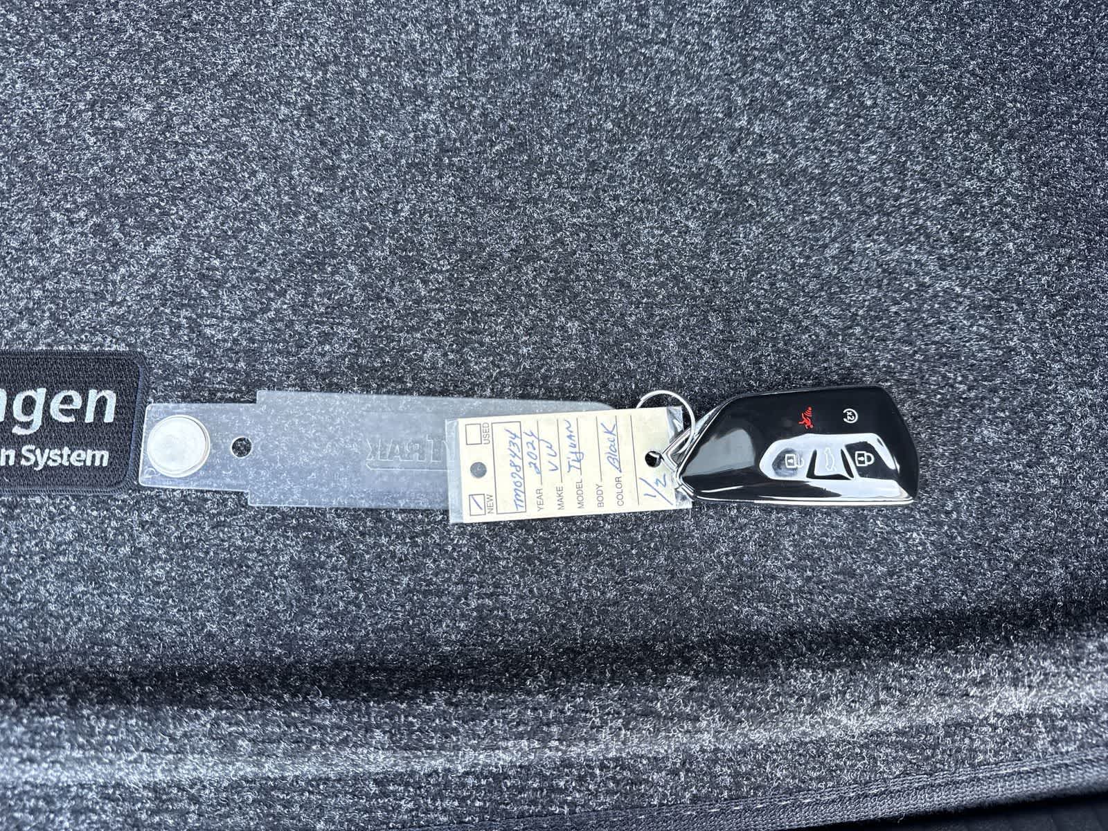 2026 Volkswagen Tiguan 2.0T SE R-Line Black