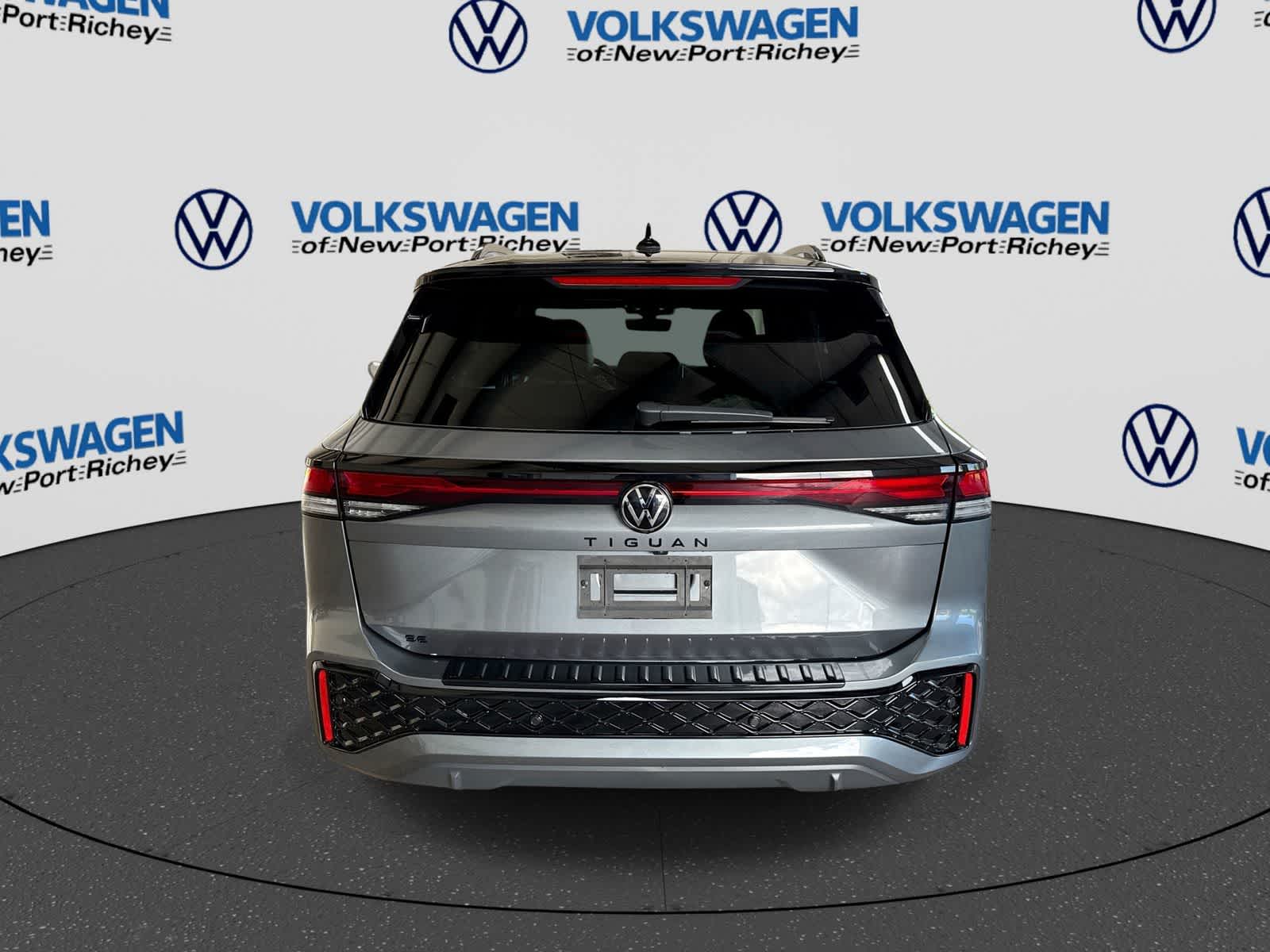 2026 Volkswagen Tiguan 2.0T SE R-Line Black