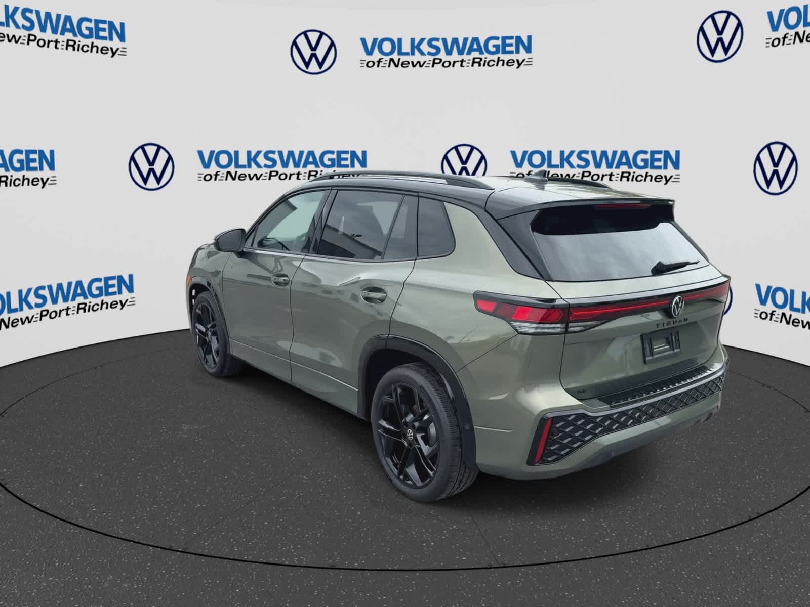 2026 Volkswagen Tiguan 2.0T SE R-Line Black