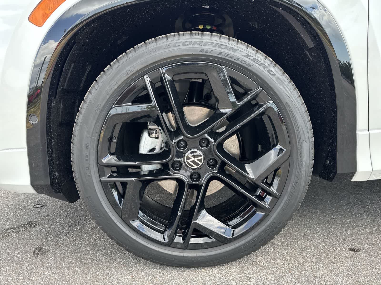 2026 Volkswagen Tiguan 2.0T SE R-Line Black