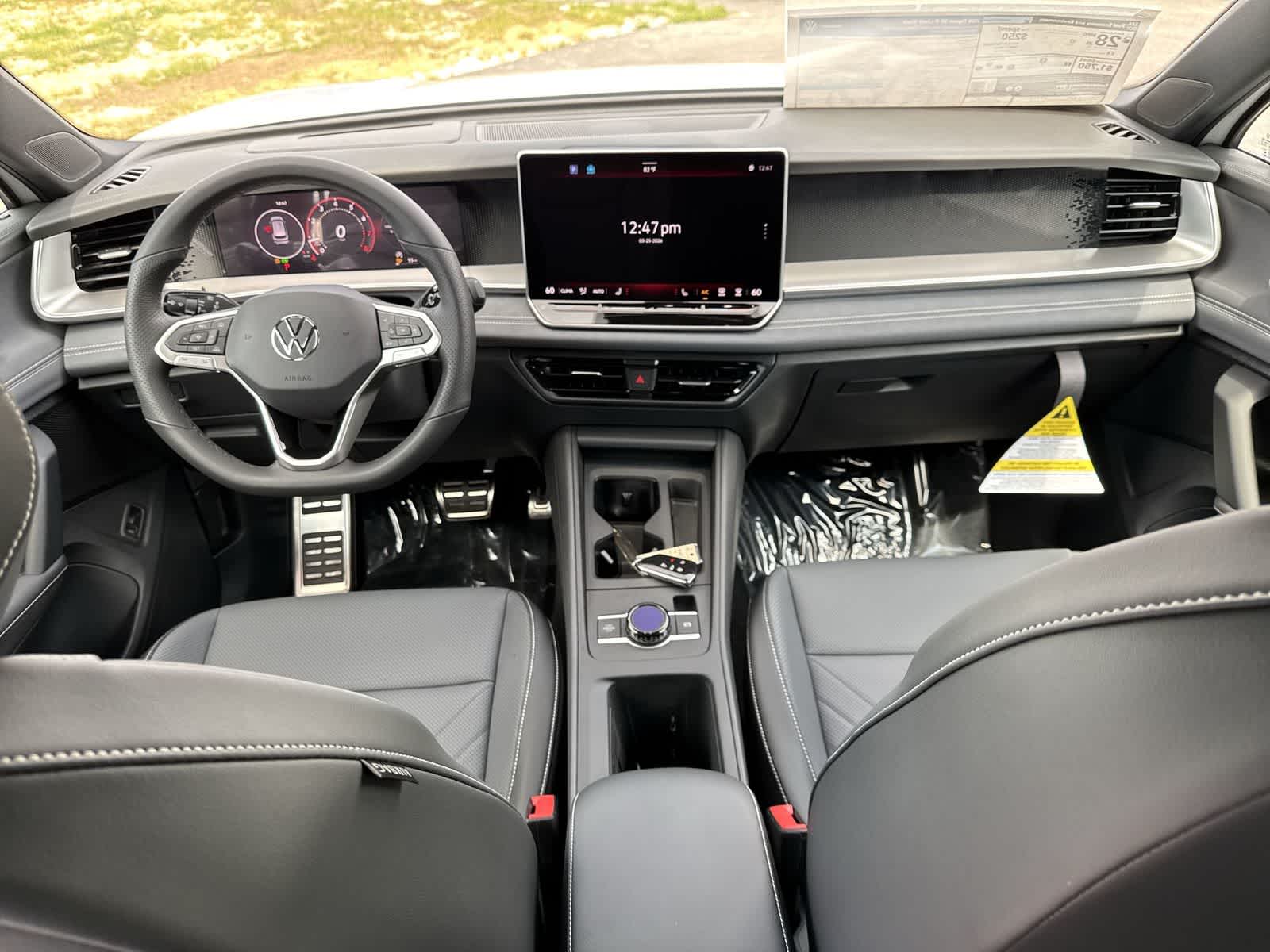 2026 Volkswagen Tiguan 2.0T SE R-Line Black