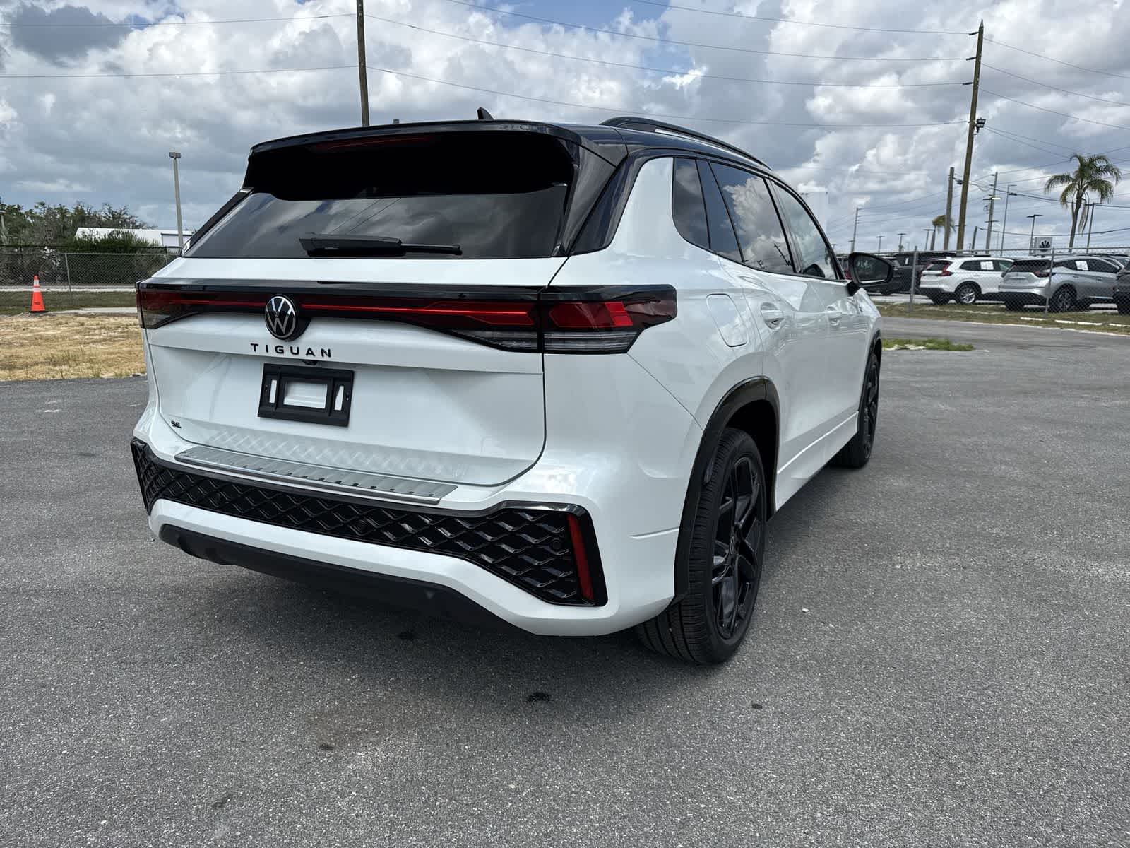 2026 Volkswagen Tiguan 2.0T SE R-Line Black